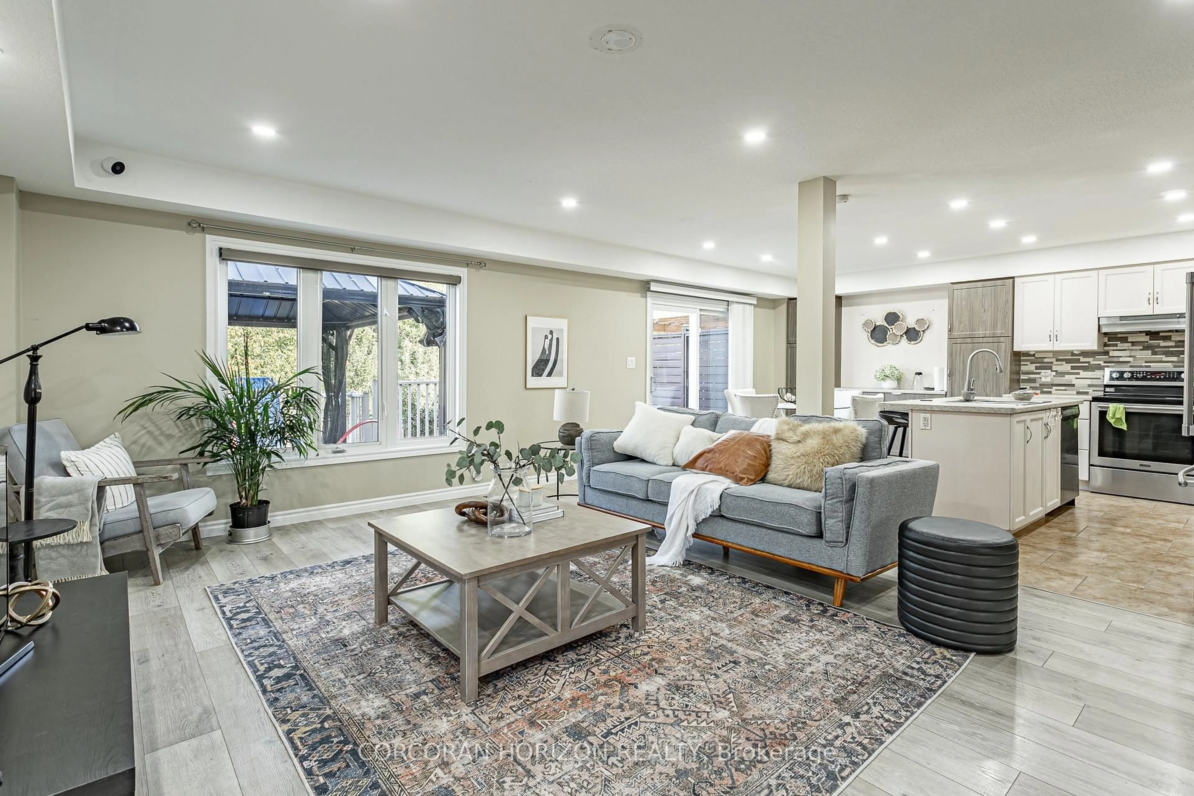 Living room with furniture, unknown for 13 Ridgewood Crt, Woodstock Ontario N4T 0E5