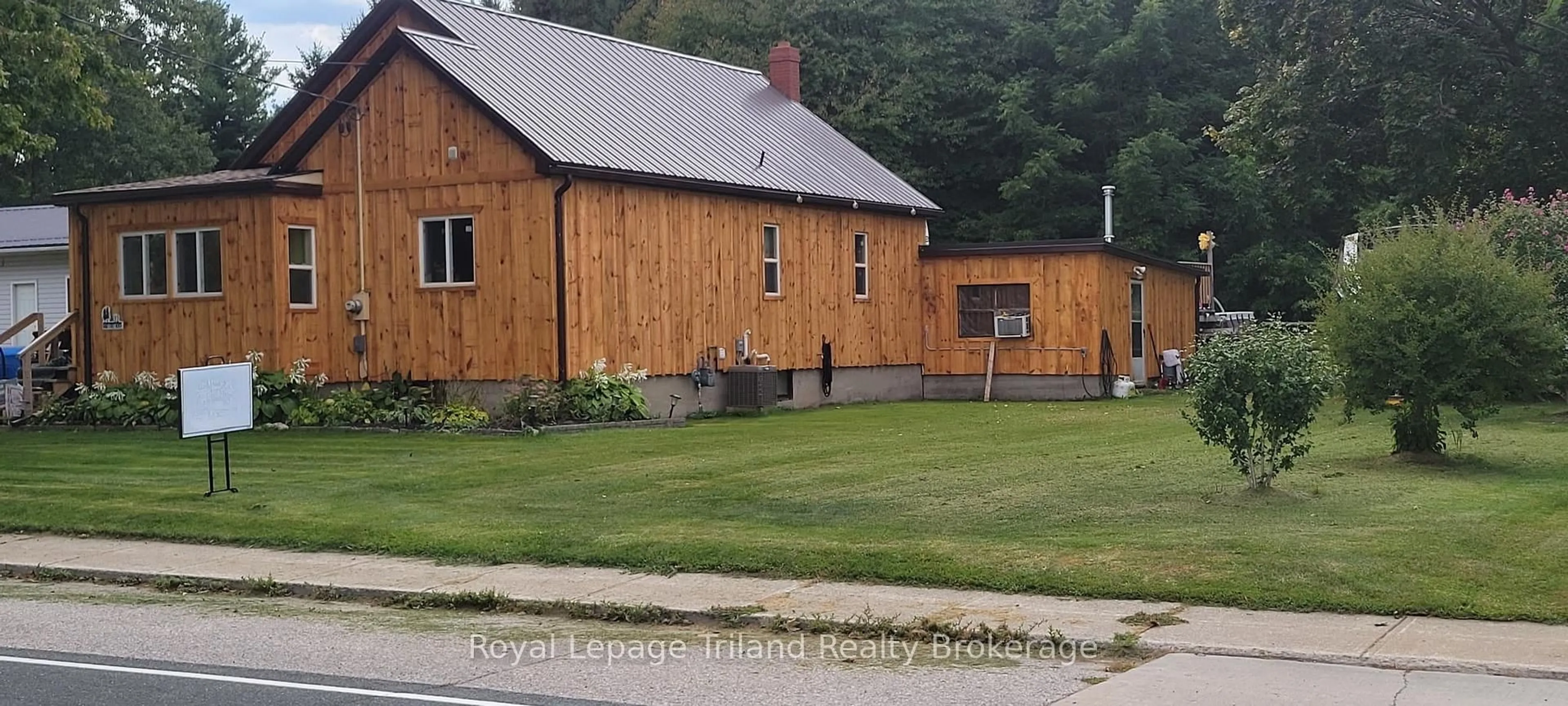A pic from outside/outdoor area/front of a property/back of a property/a pic from drone, street for 32 Baird St, Blandford-Blenheim Ontario N0J 1B0