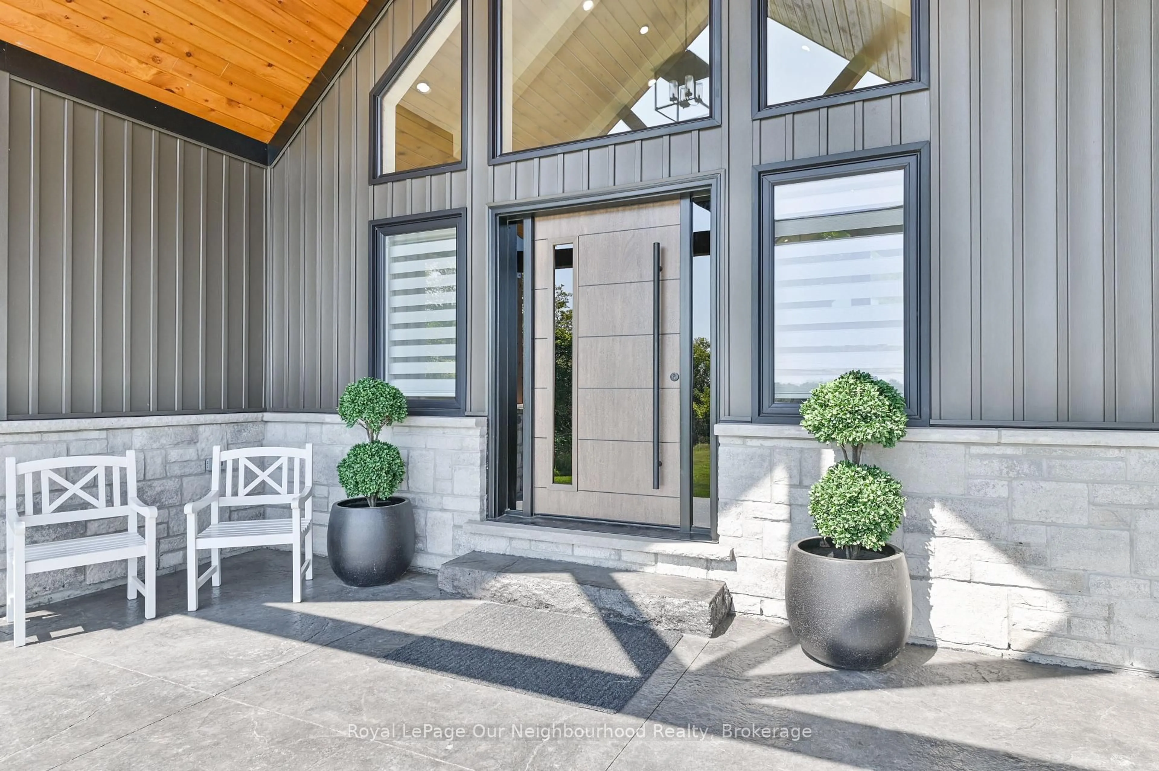 Indoor entryway for 12564 County Rd 2 Rd, Alnwick/Haldimand Ontario K0K 1S0