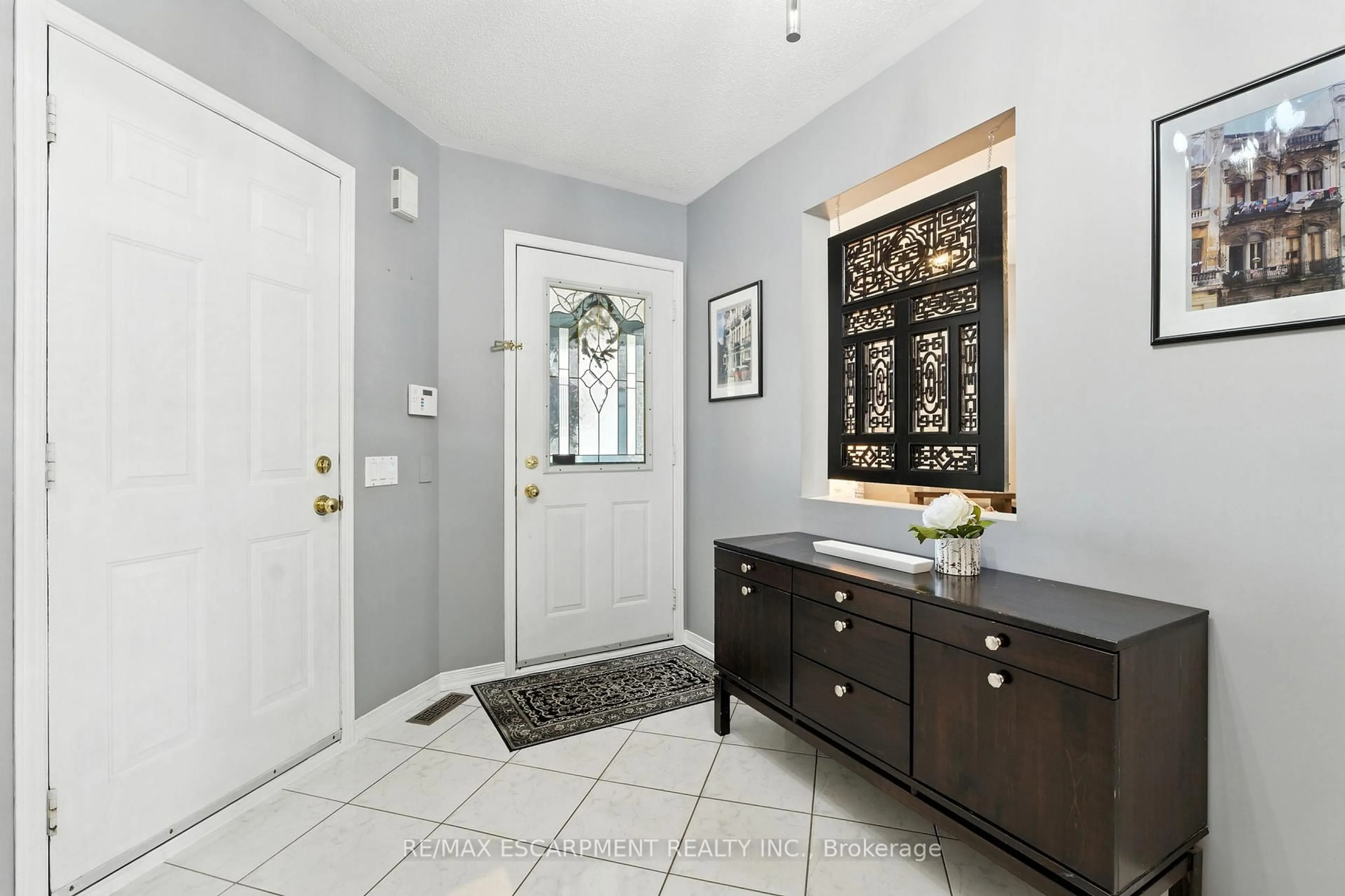 Indoor entryway for 88 Grindstone Way, Hamilton Ontario L9H 7B5