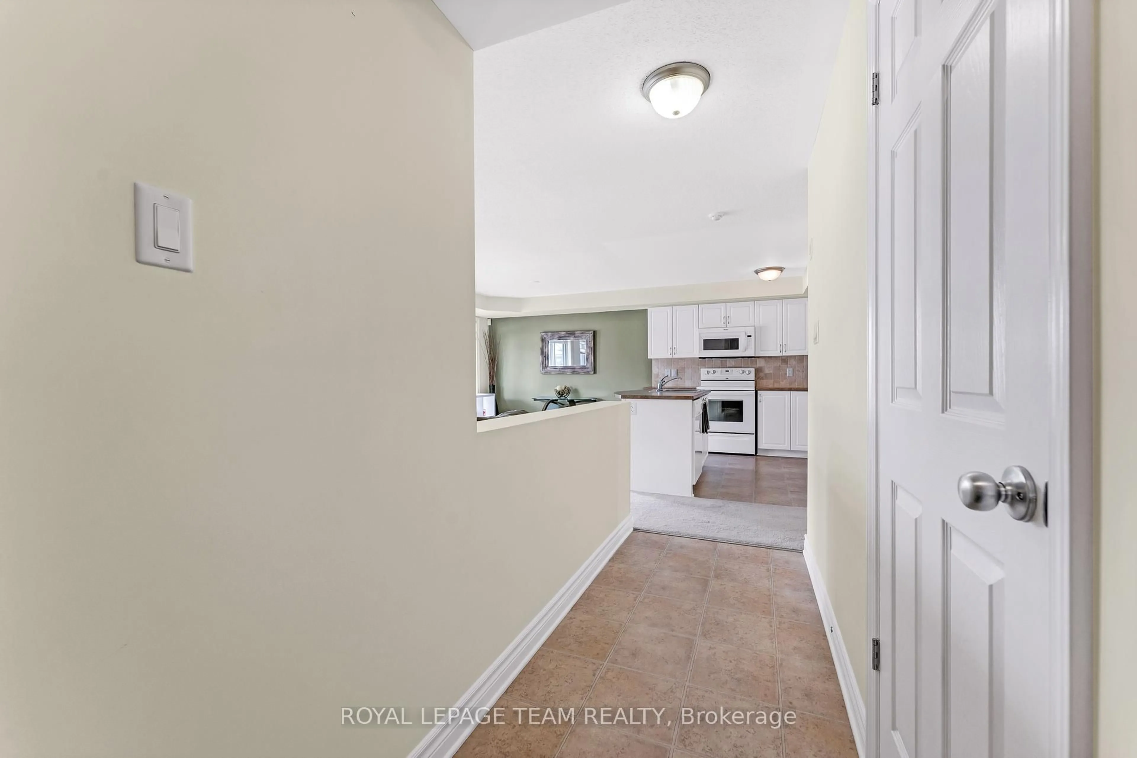 Unknown for 575 STONEFIELD Private #8, Ottawa Ontario K2G 4R5