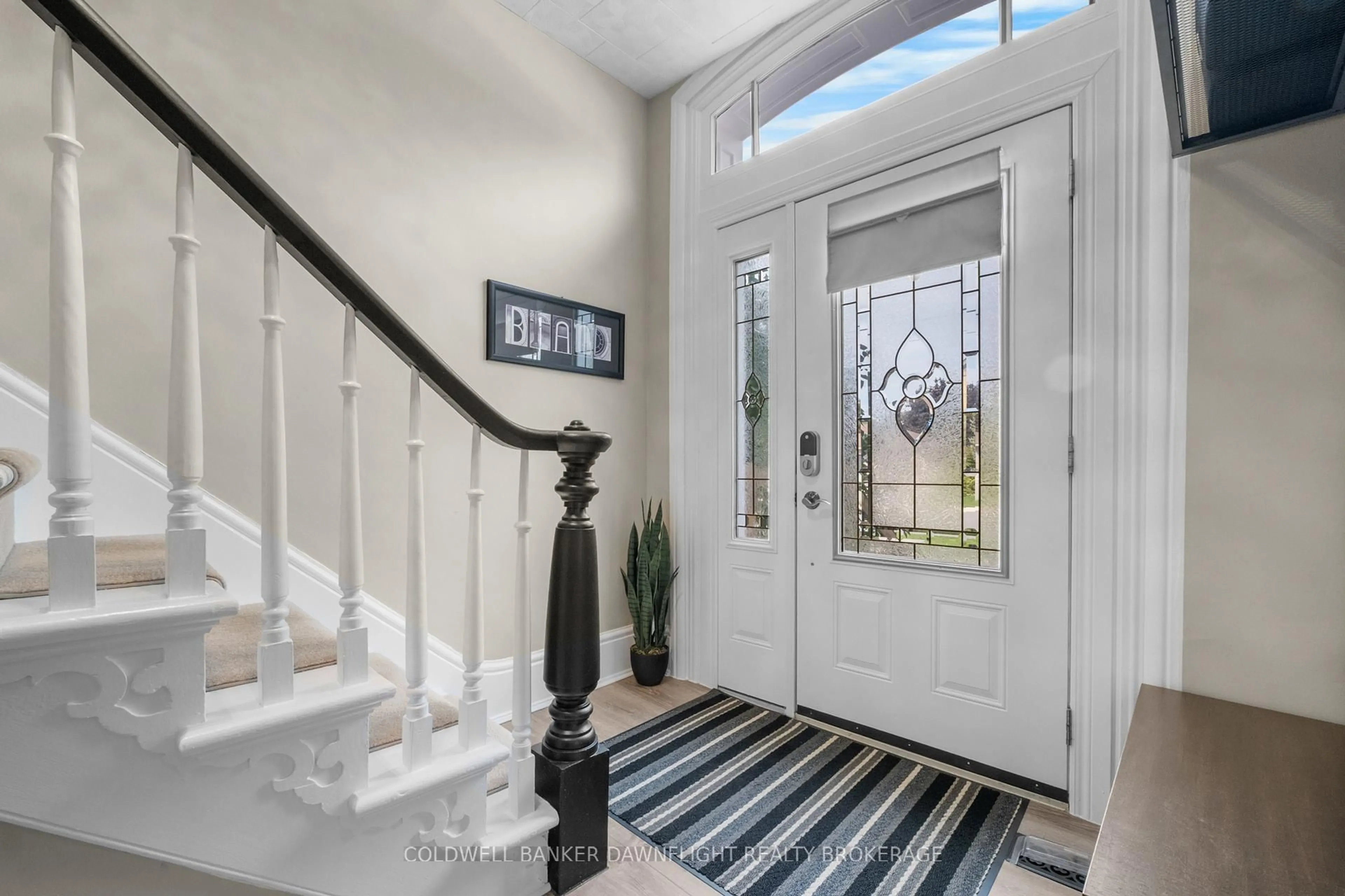 Indoor entryway for 383 William St, South Huron Ontario N0M 1S2