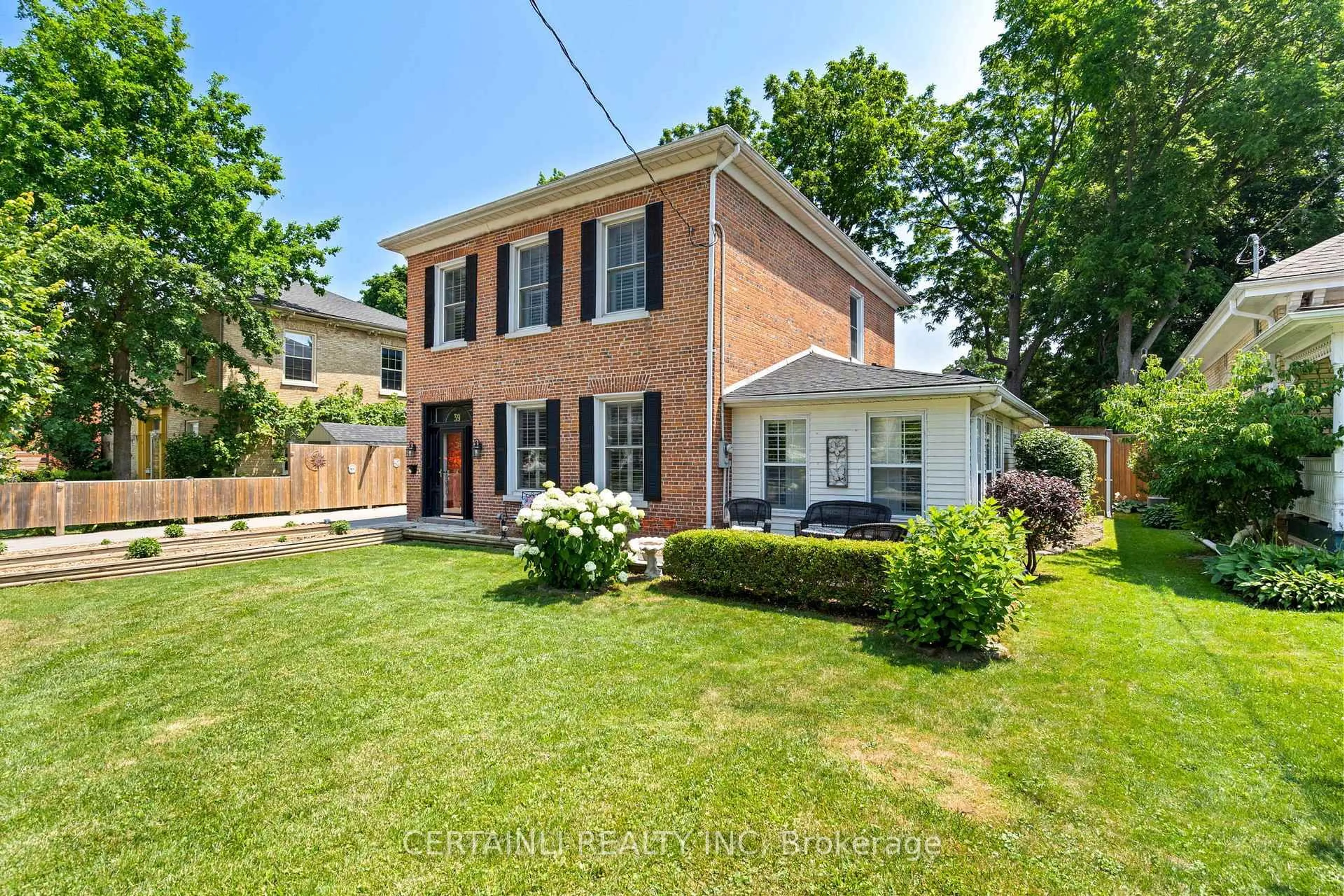 Home with brick exterior material, street for 39 William St, St. Thomas Ontario N5R 3H1