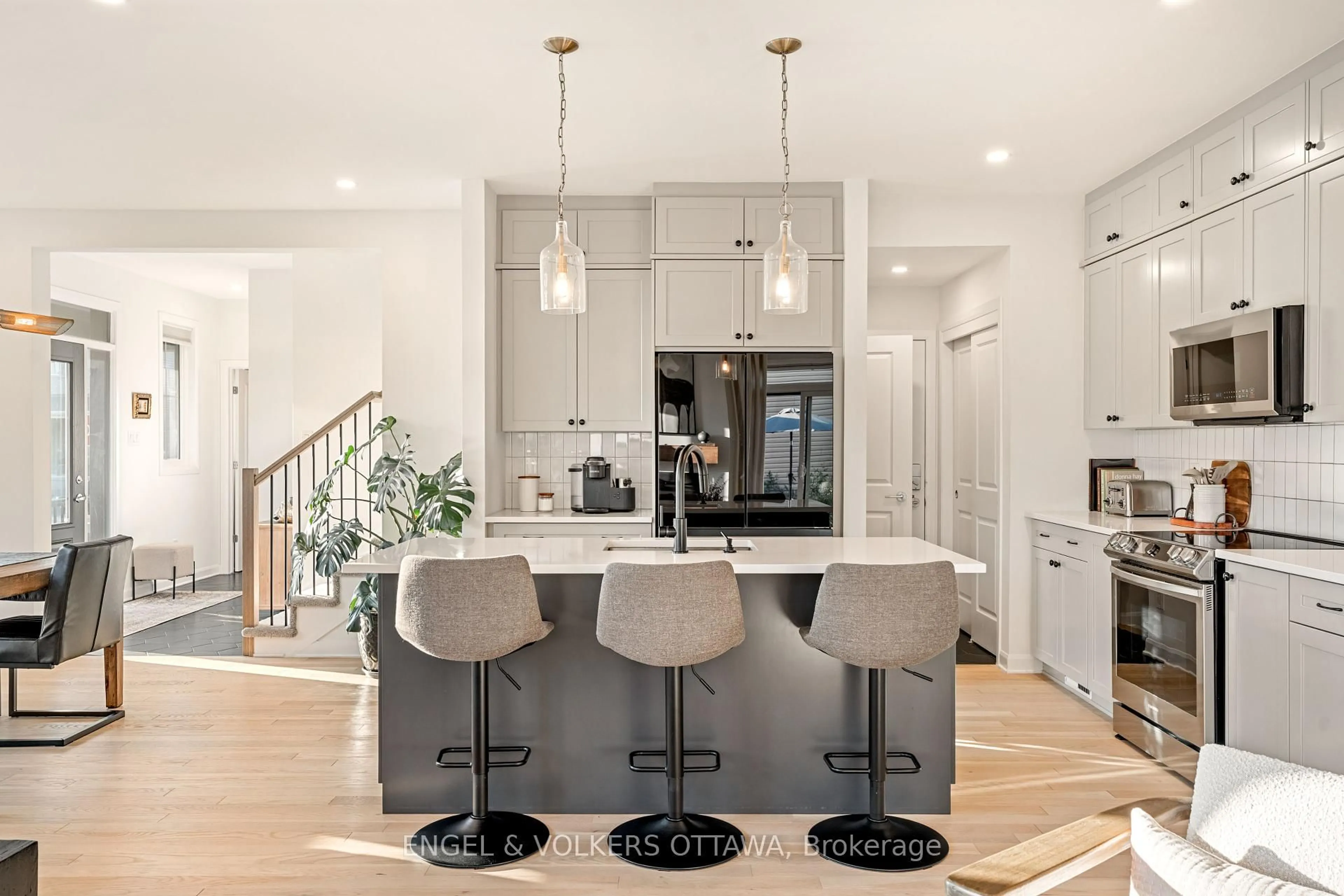 Open concept kitchen, unknown for 601 Idyllic Terr, Ottawa Ontario K4A 5N9