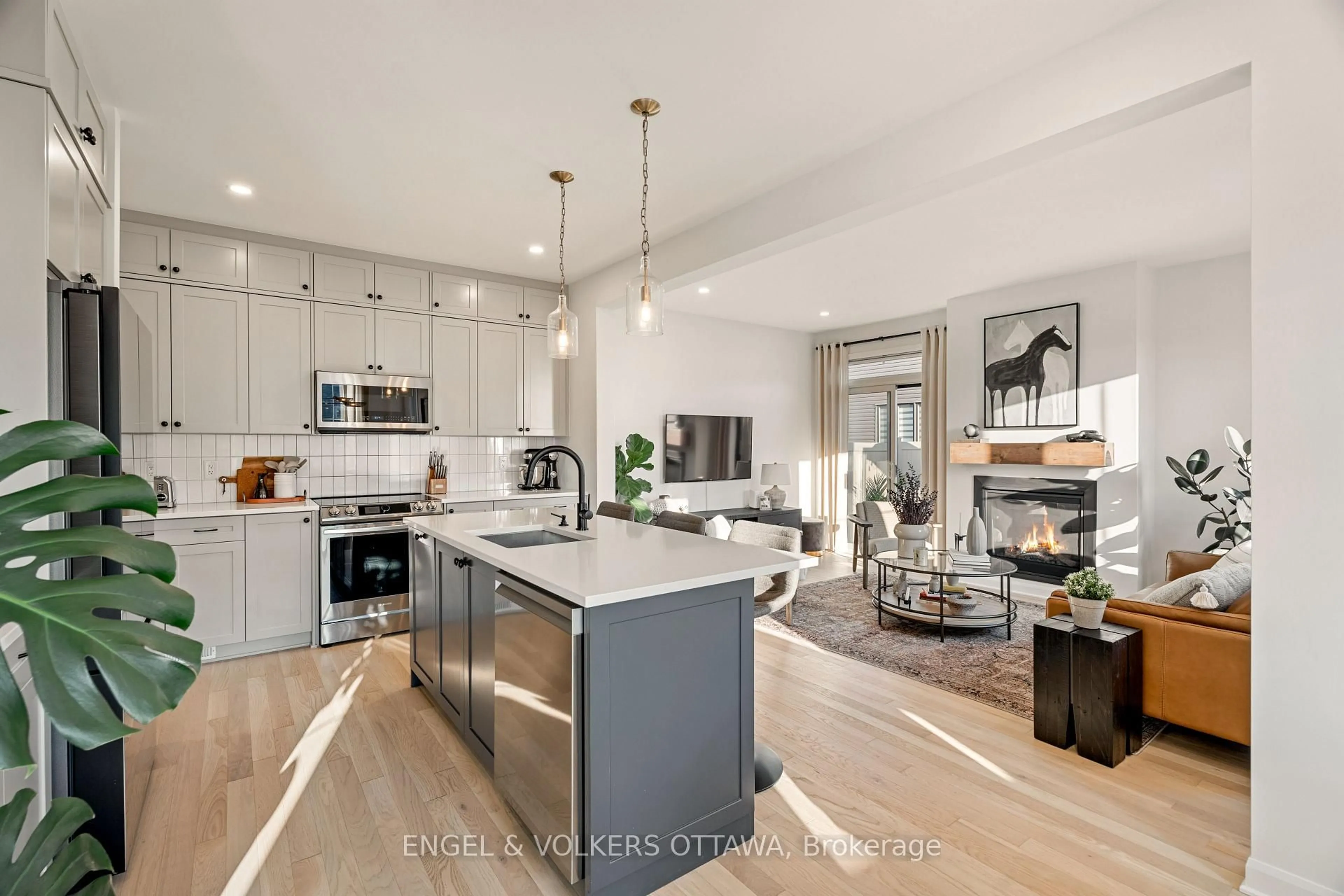 Open concept kitchen, unknown for 601 Idyllic Terr, Ottawa Ontario K4A 5N9