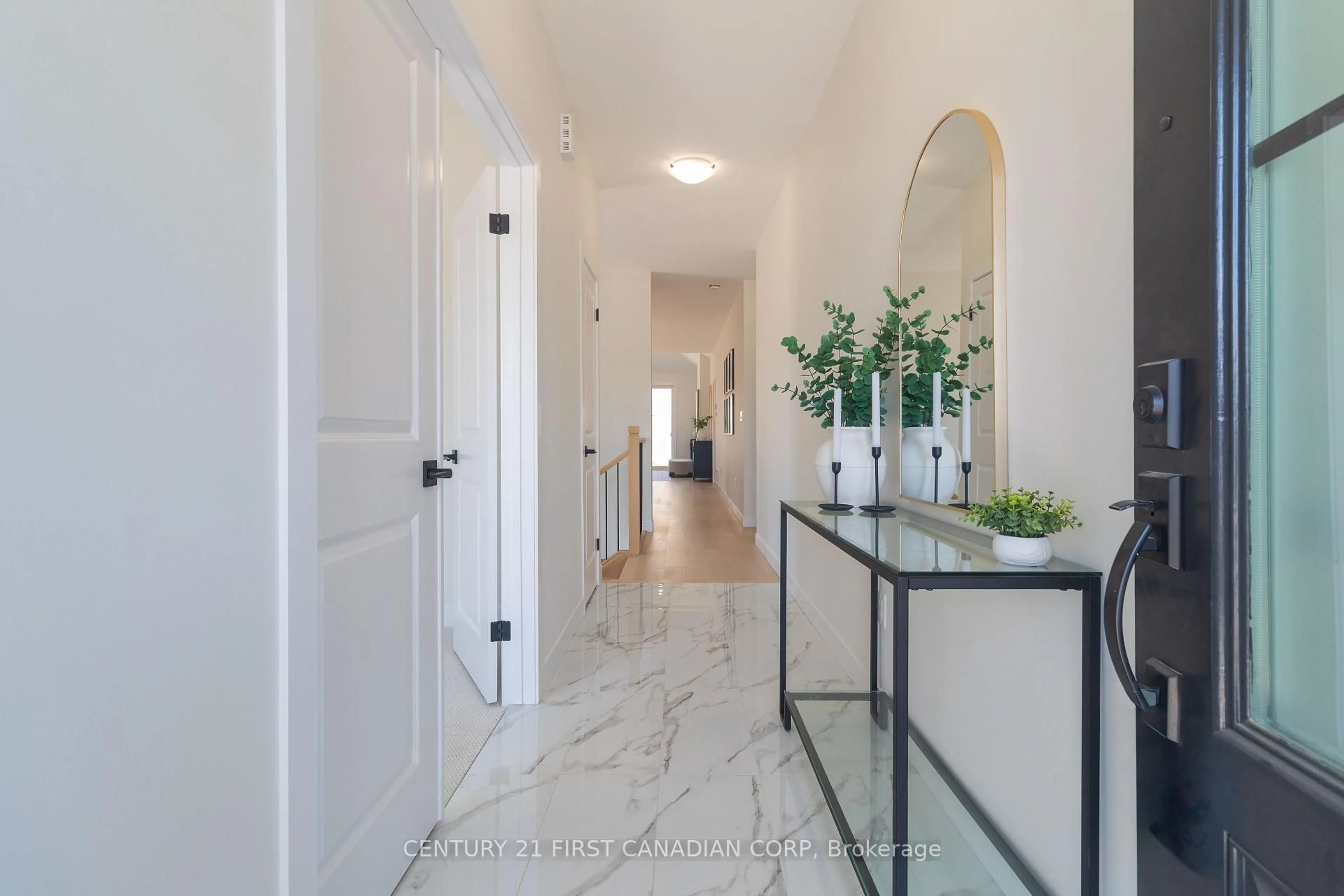 Indoor entryway for 6694 Hayward Dr, London South Ontario N6P 0H7