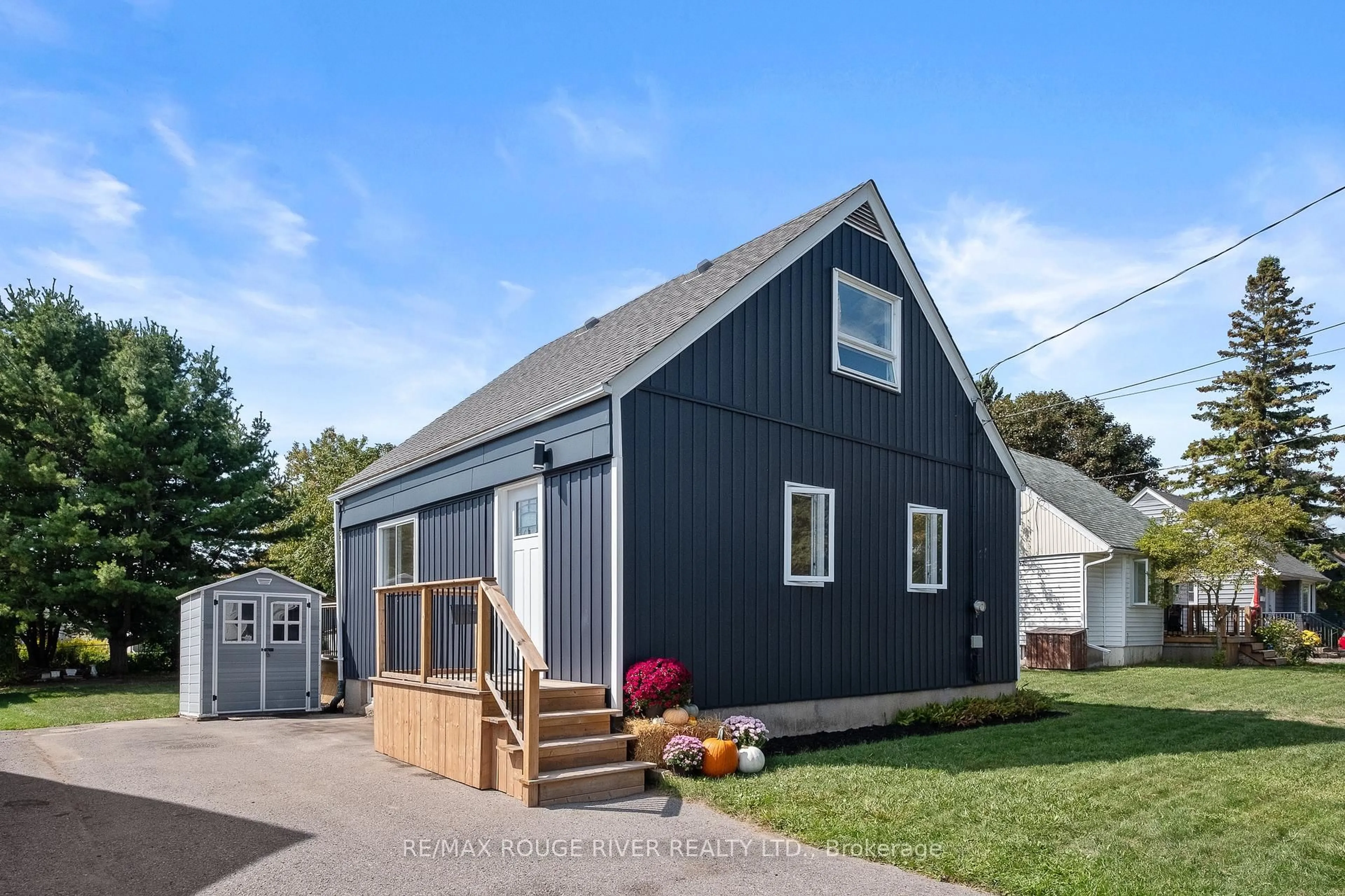 Home with vinyl exterior material, street for 363 Campbell St, Cobourg Ontario K9A 4C1