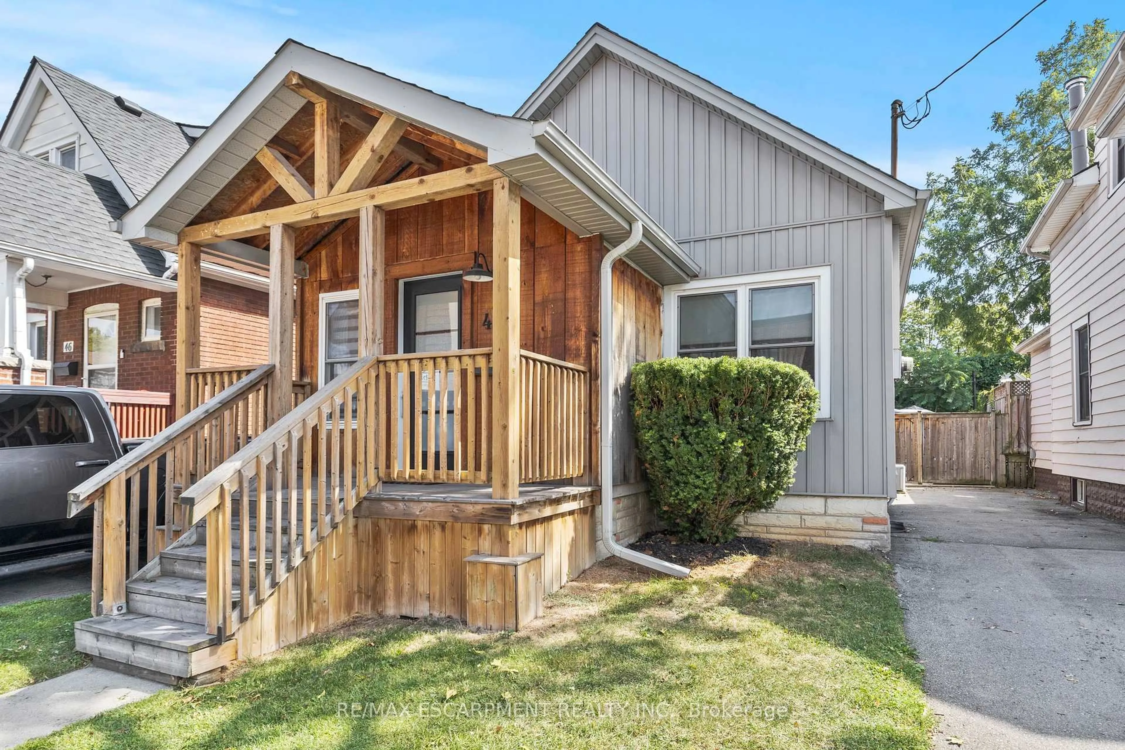 Unknown for 42 Garside Ave, Hamilton Ontario L8H 4W2