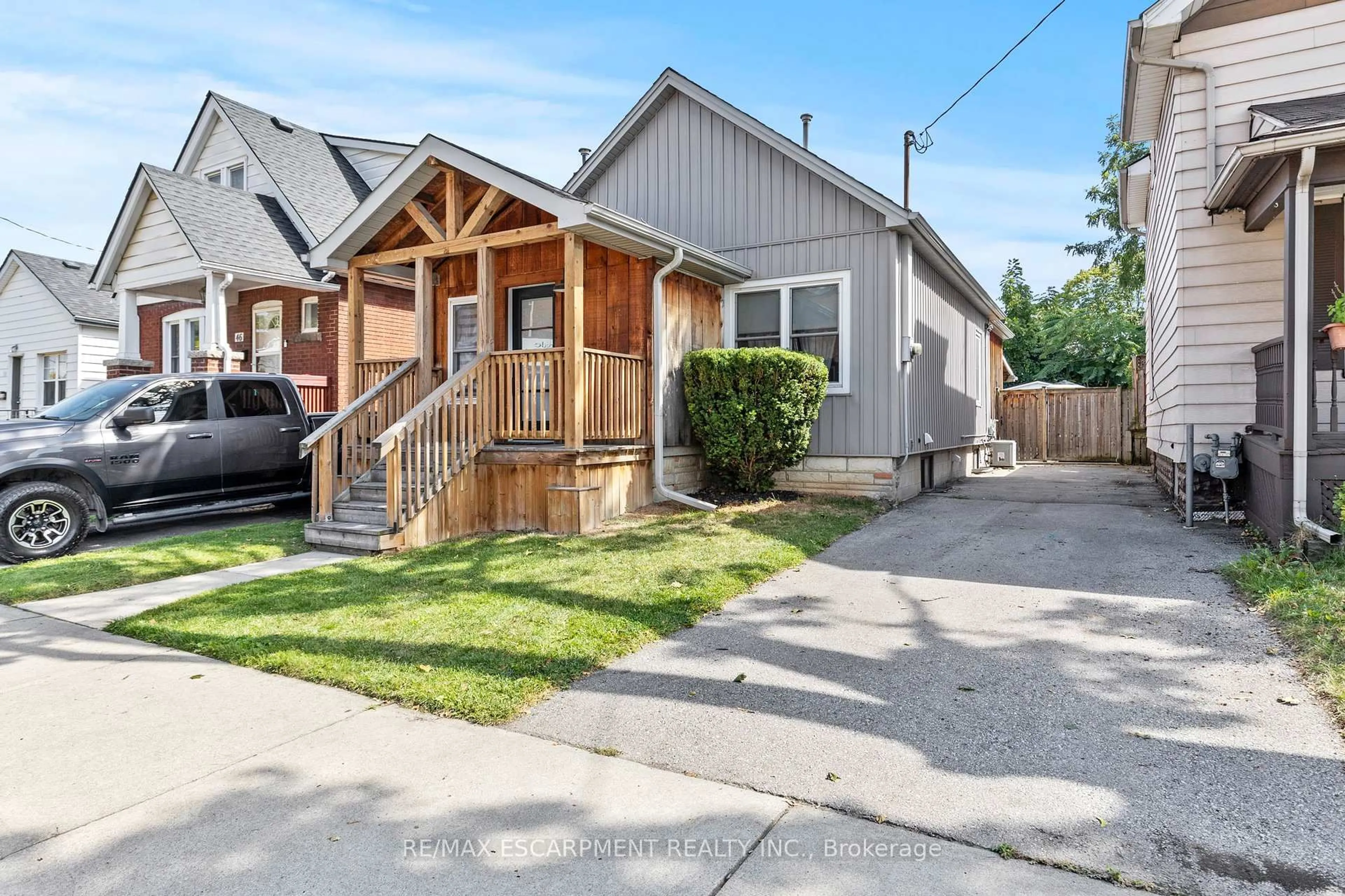 Home with vinyl exterior material, street for 42 Garside Ave, Hamilton Ontario L8H 4W2