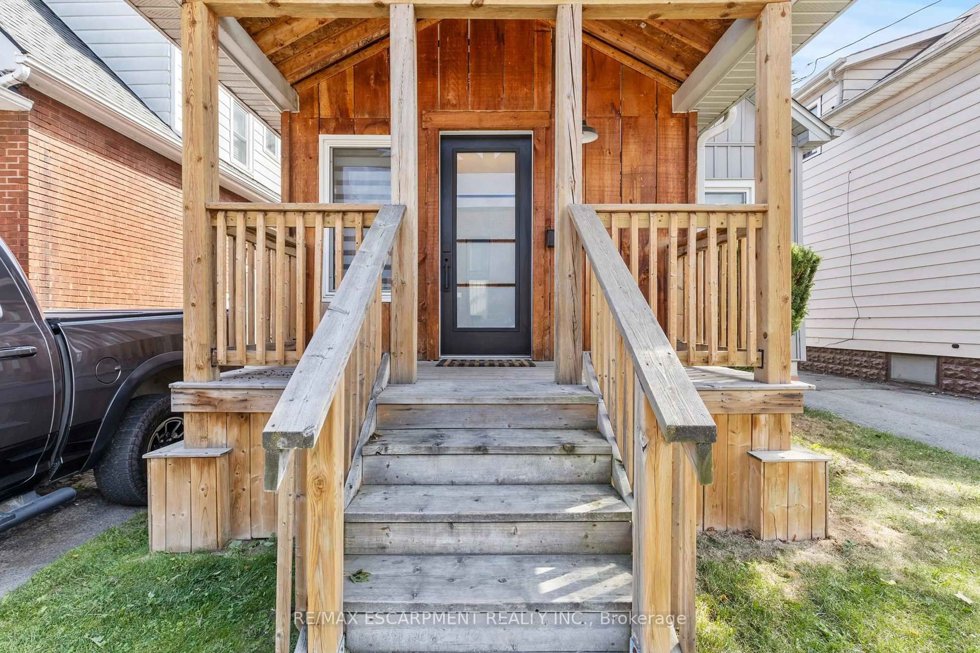 Unknown for 42 Garside Ave, Hamilton Ontario L8H 4W2