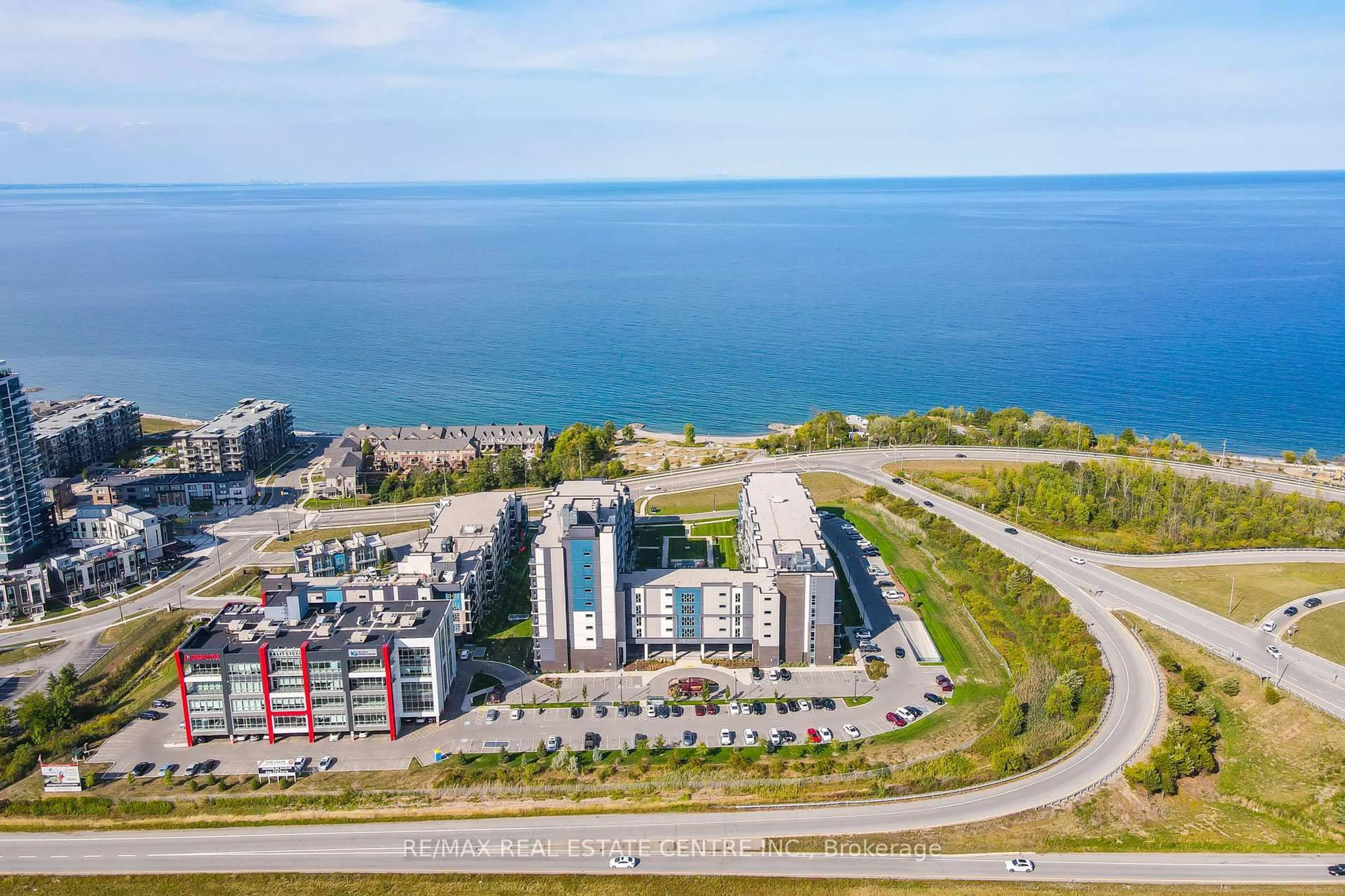 A pic from outside/outdoor area/front of a property/back of a property/a pic from drone, water/lake/river/ocean view for 16 Concord Pl #402, Grimsby Ontario L3M 0J1