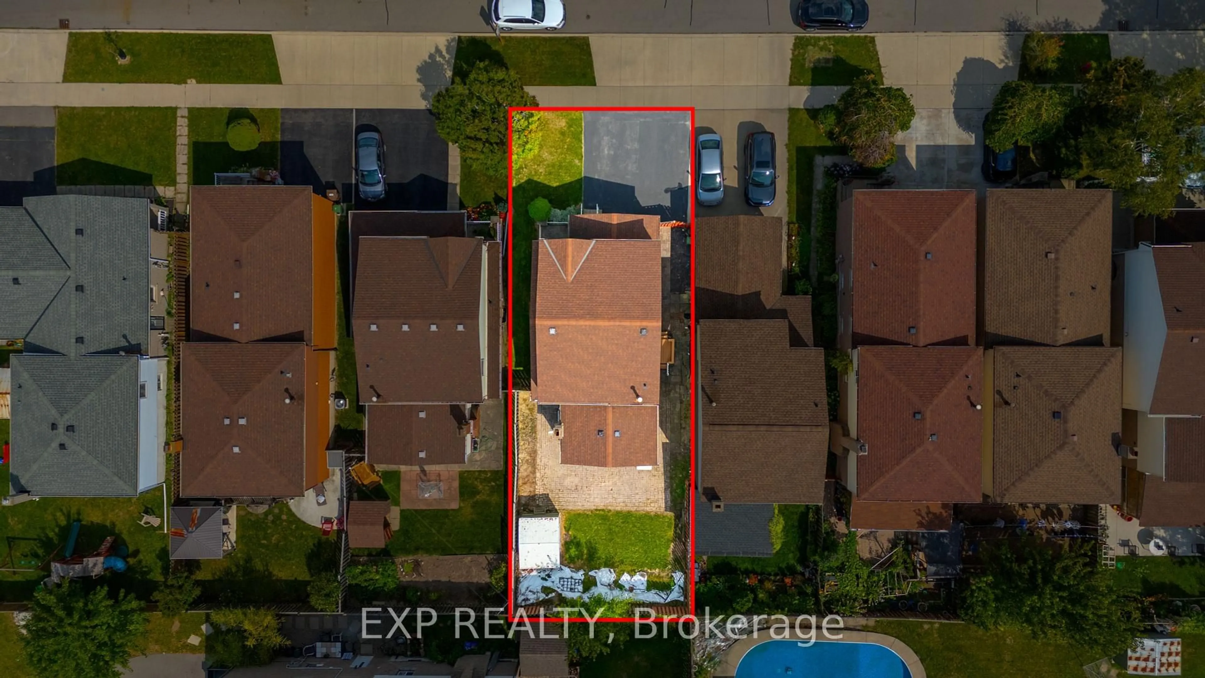A pic from outside/outdoor area/front of a property/back of a property/a pic from drone, street for 366 Franklin Rd, Hamilton Ontario L8V 4T5