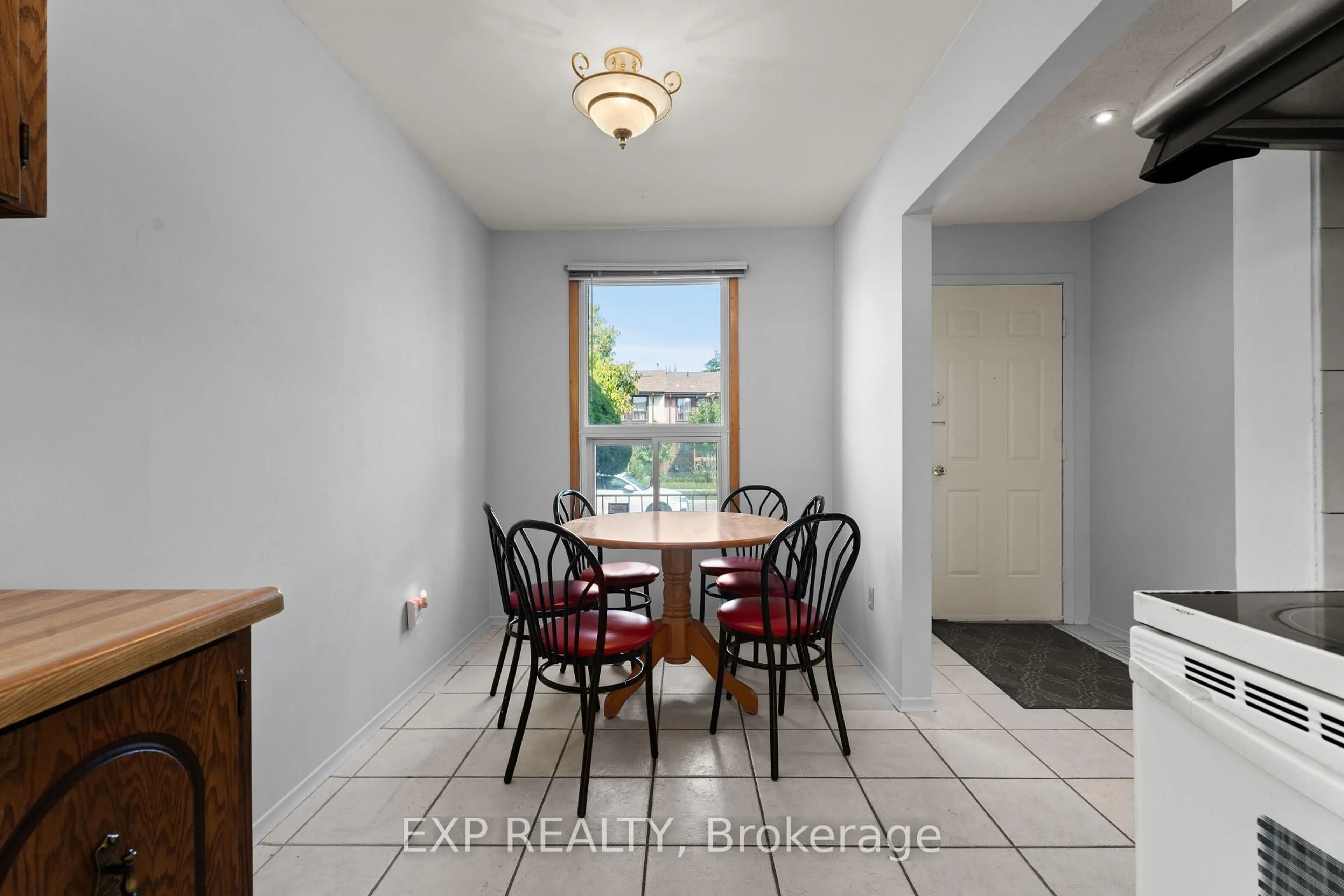Dining room, ceramic/tile floor for 366 Franklin Rd, Hamilton Ontario L8V 4T5