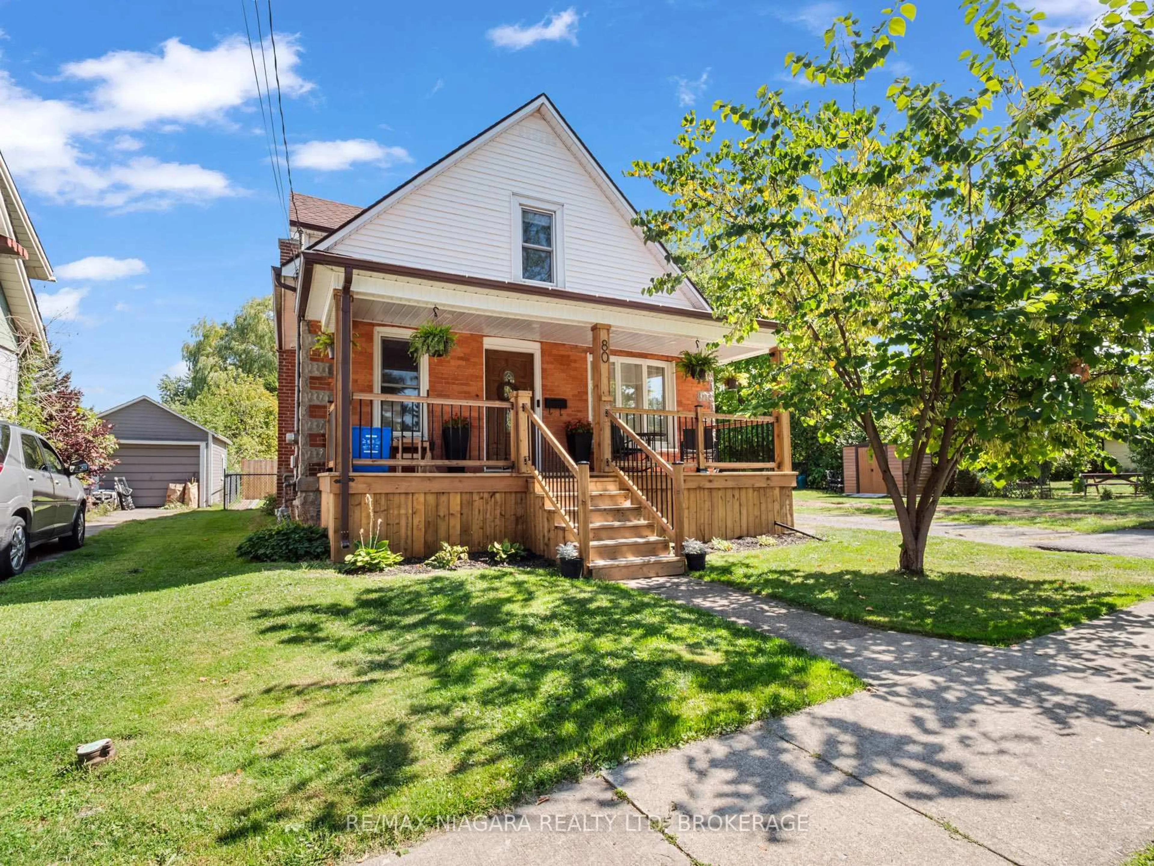 Home with brick exterior material, street for 80 Robinson St, Fort Erie Ontario L2A 4B3