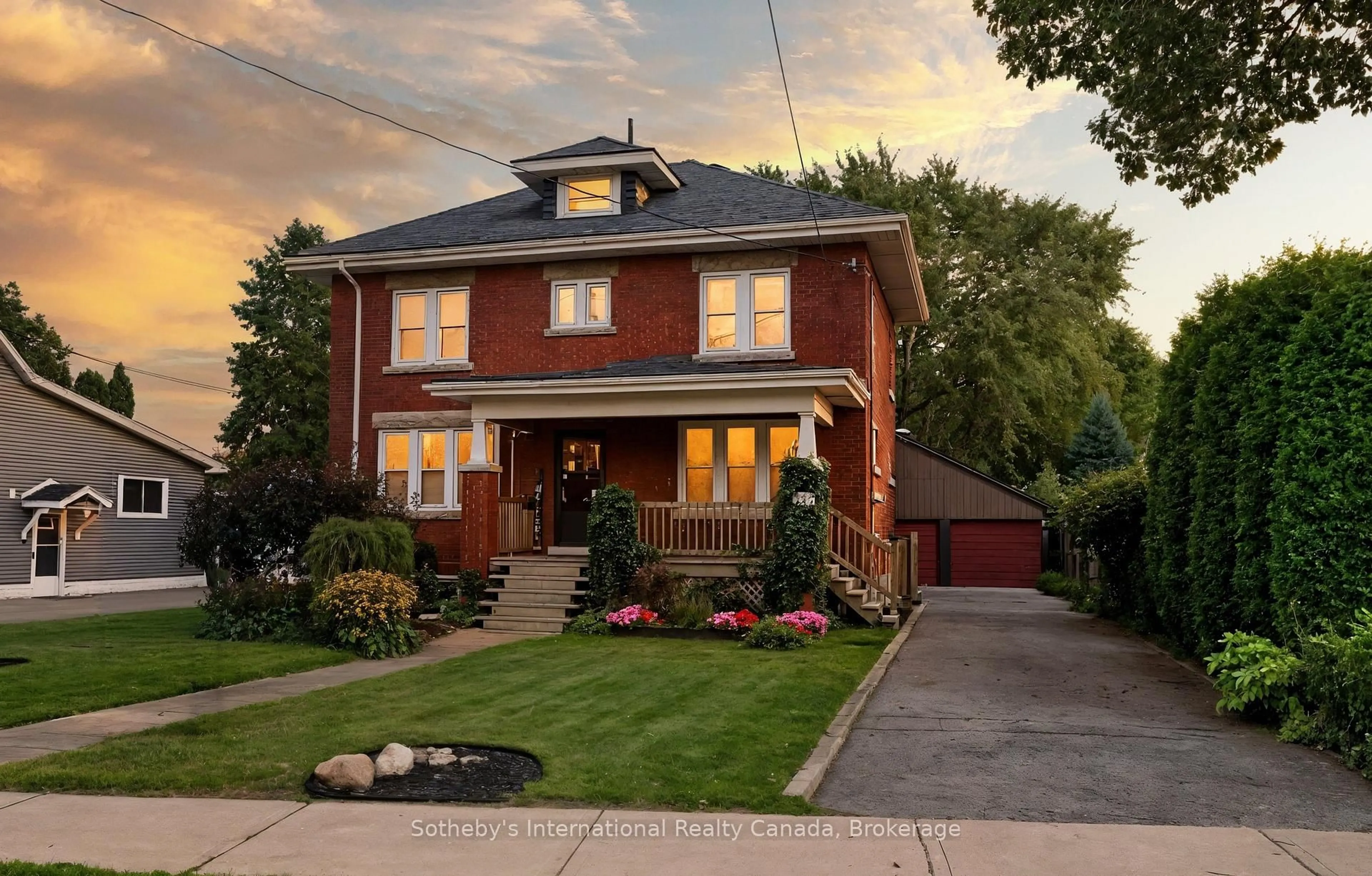 Home with brick exterior material, street for 122 Lake Avenue Dr, Hamilton Ontario L8G 3N4