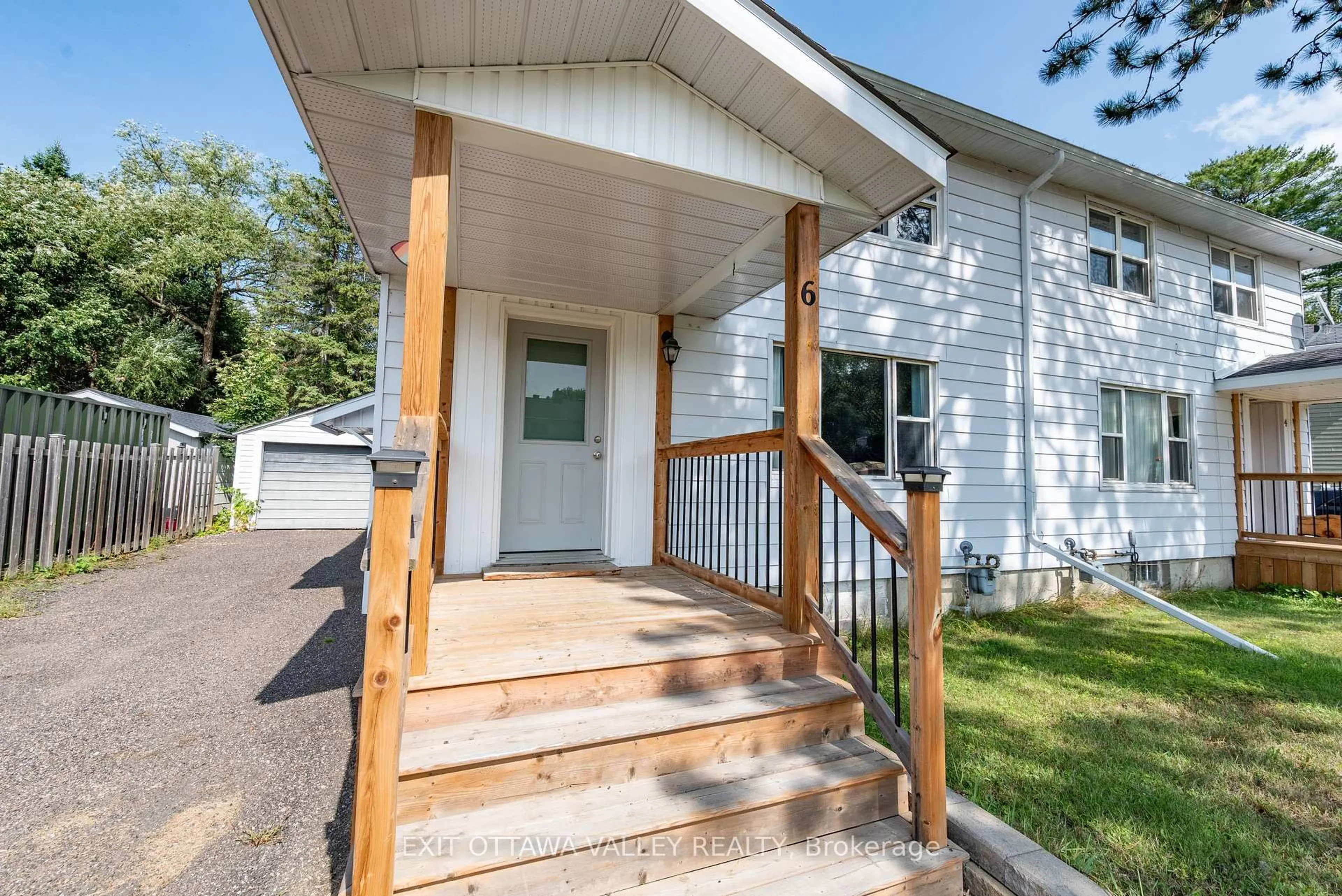Home with vinyl exterior material, street for 6 Faraday Cres, Deep River Ontario K0J 1P0