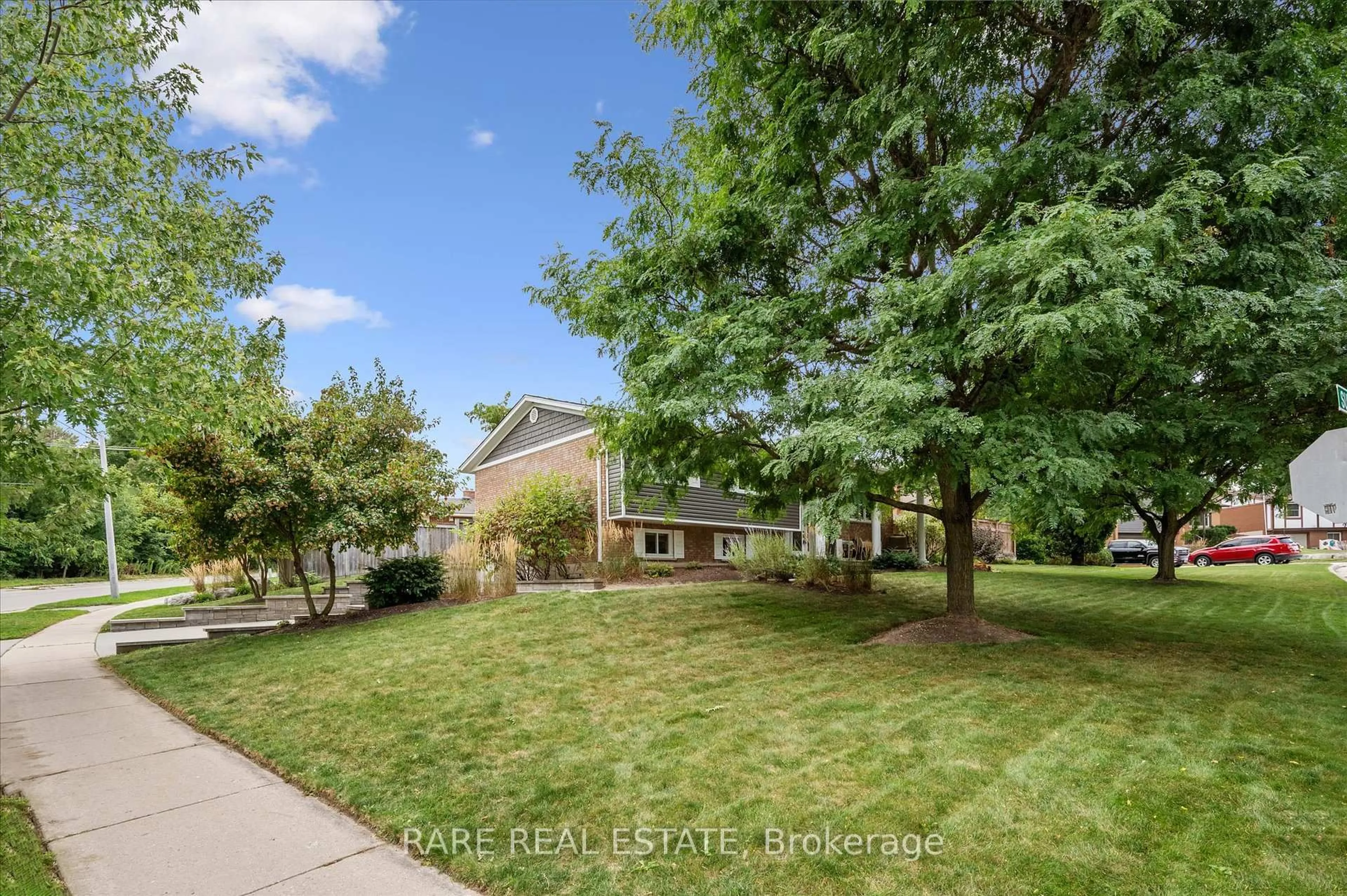 A pic from outside/outdoor area/front of a property/back of a property/a pic from drone, street for 1 Sunset Pl, Woolwich Ontario N3B 3E2