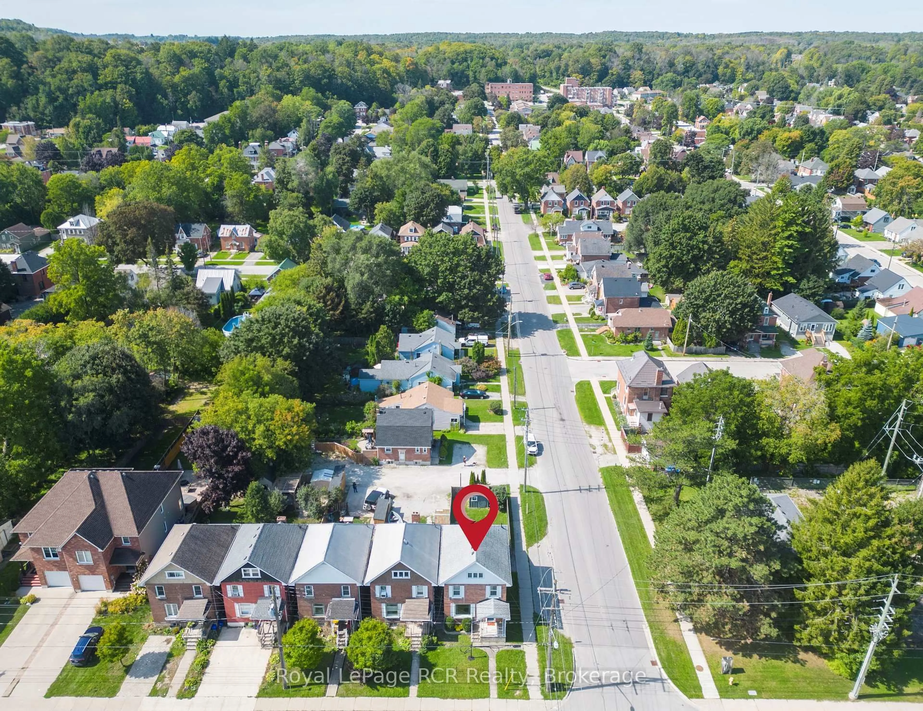 A pic from outside/outdoor area/front of a property/back of a property/a pic from drone, street for 1198 2nd Ave, Owen Sound Ontario N4K 4N2