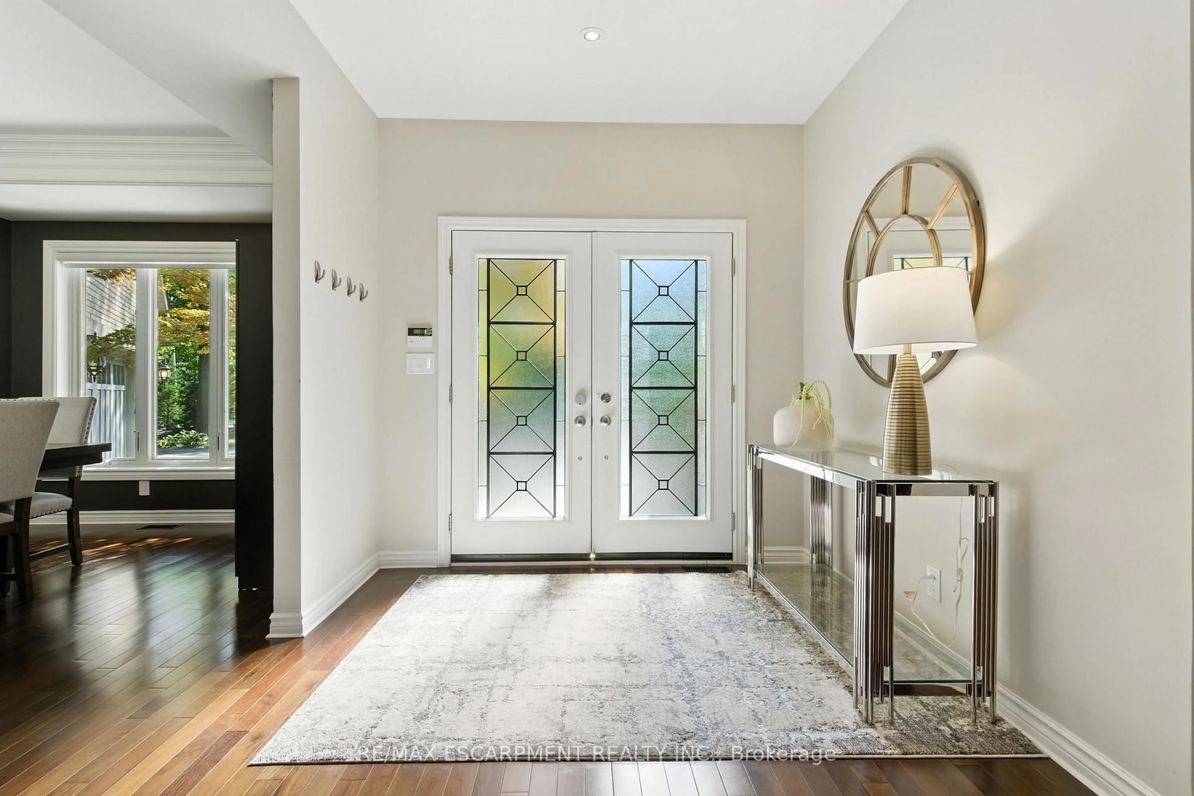 Indoor entryway for 26 PARKSHORE Pl, Hamilton Ontario L0R 1H1
