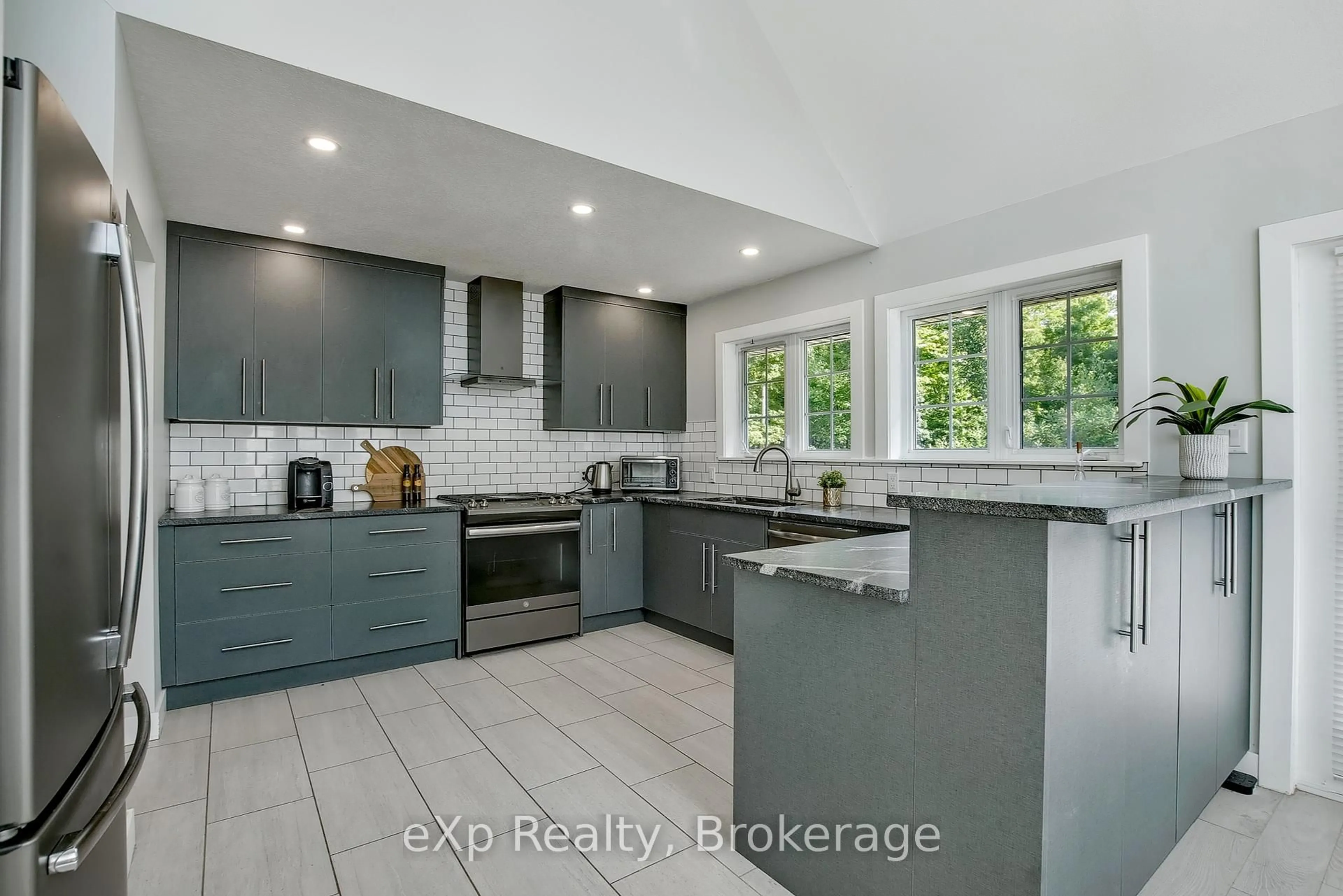 Contemporary kitchen, ceramic/tile floor for 1907 Dumfries Rd, North Dumfries Ontario N1R 5S5