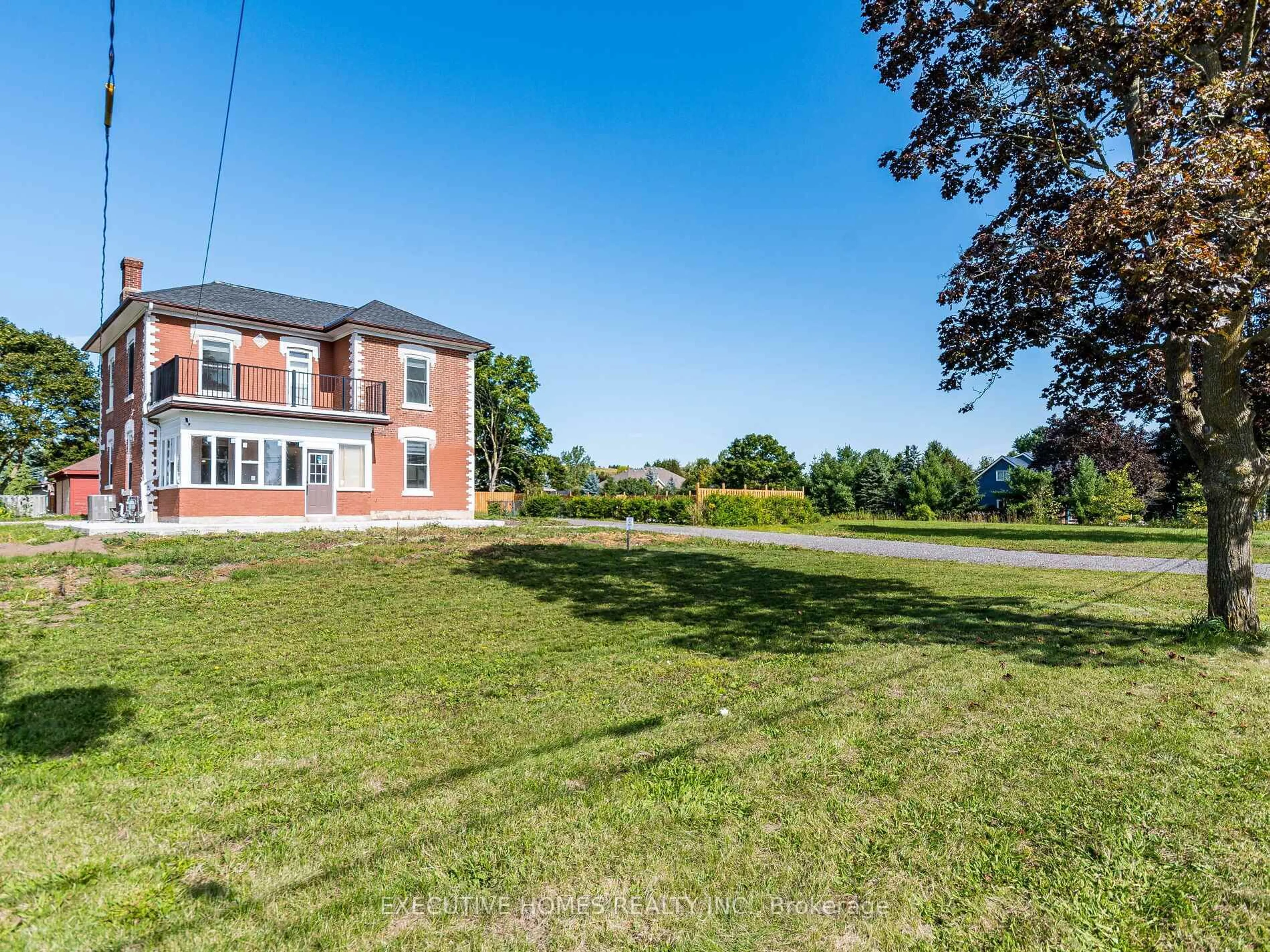 A pic from outside/outdoor area/front of a property/back of a property/a pic from drone, unknown for 12 Orangeville St, Erin Ontario N0B 1Z0