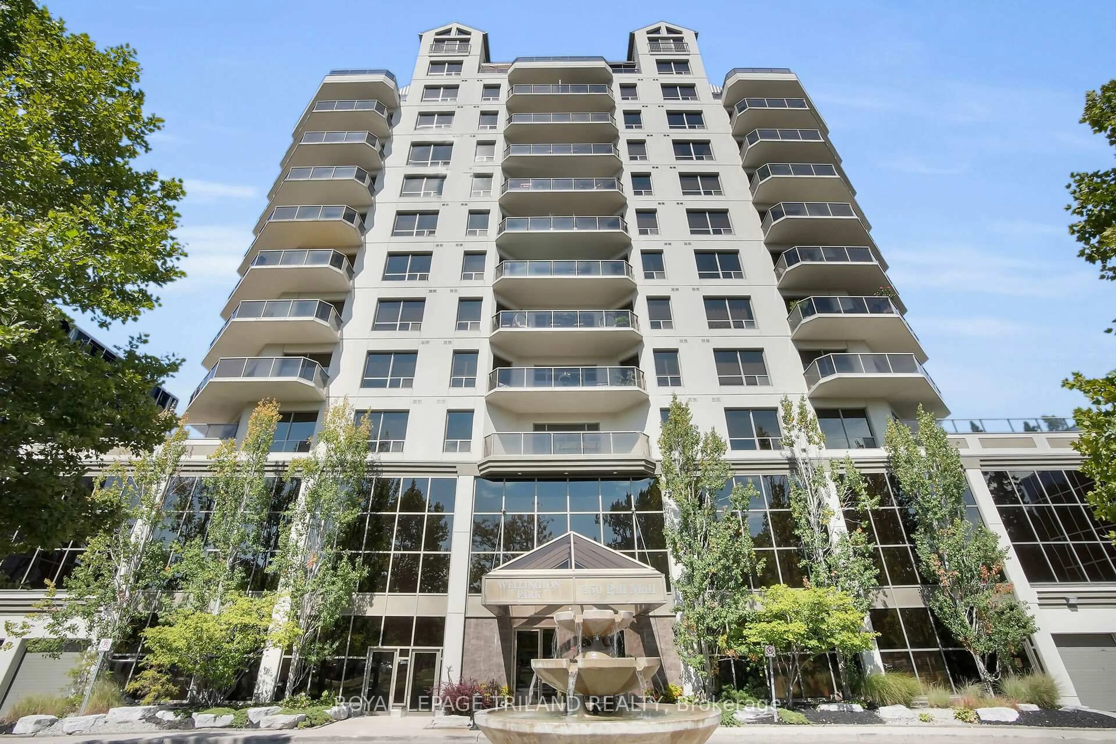 Patio, building for 250 PALL MALL St #1206, London East Ontario N6A 6K3