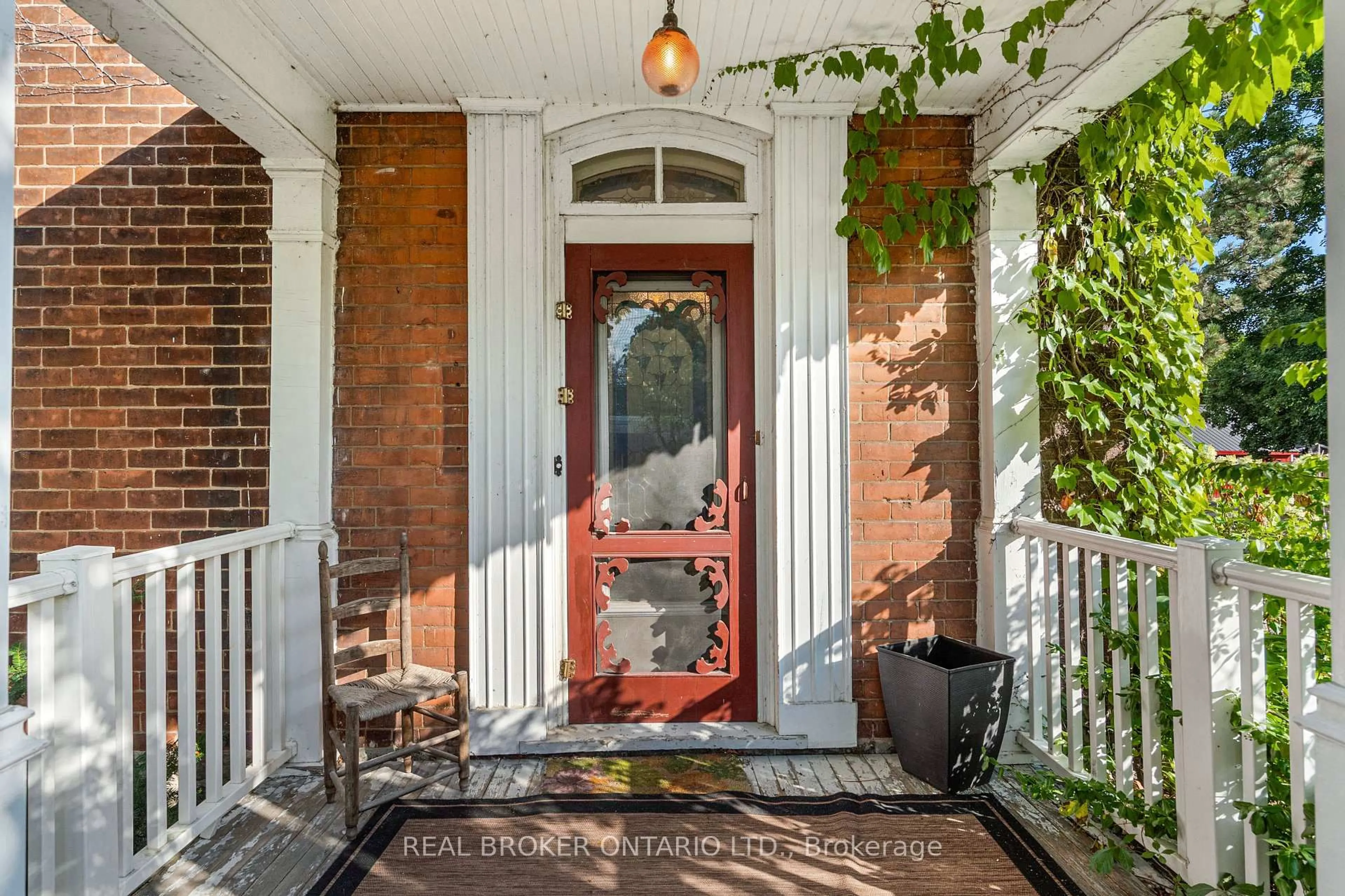 Indoor entryway for 74 LAKE Ave, Carleton Place Ontario K7C 1L6