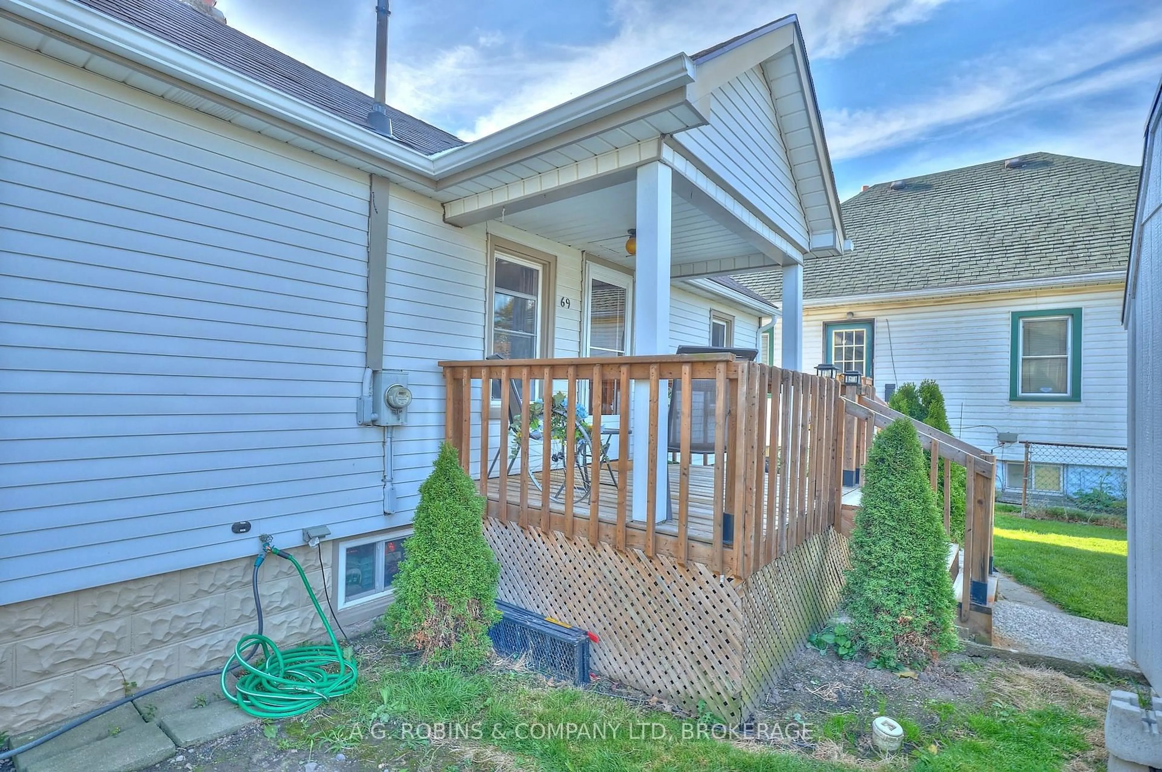 Patio, unknown for 69 Wright St, Welland Ontario L3B 2K2