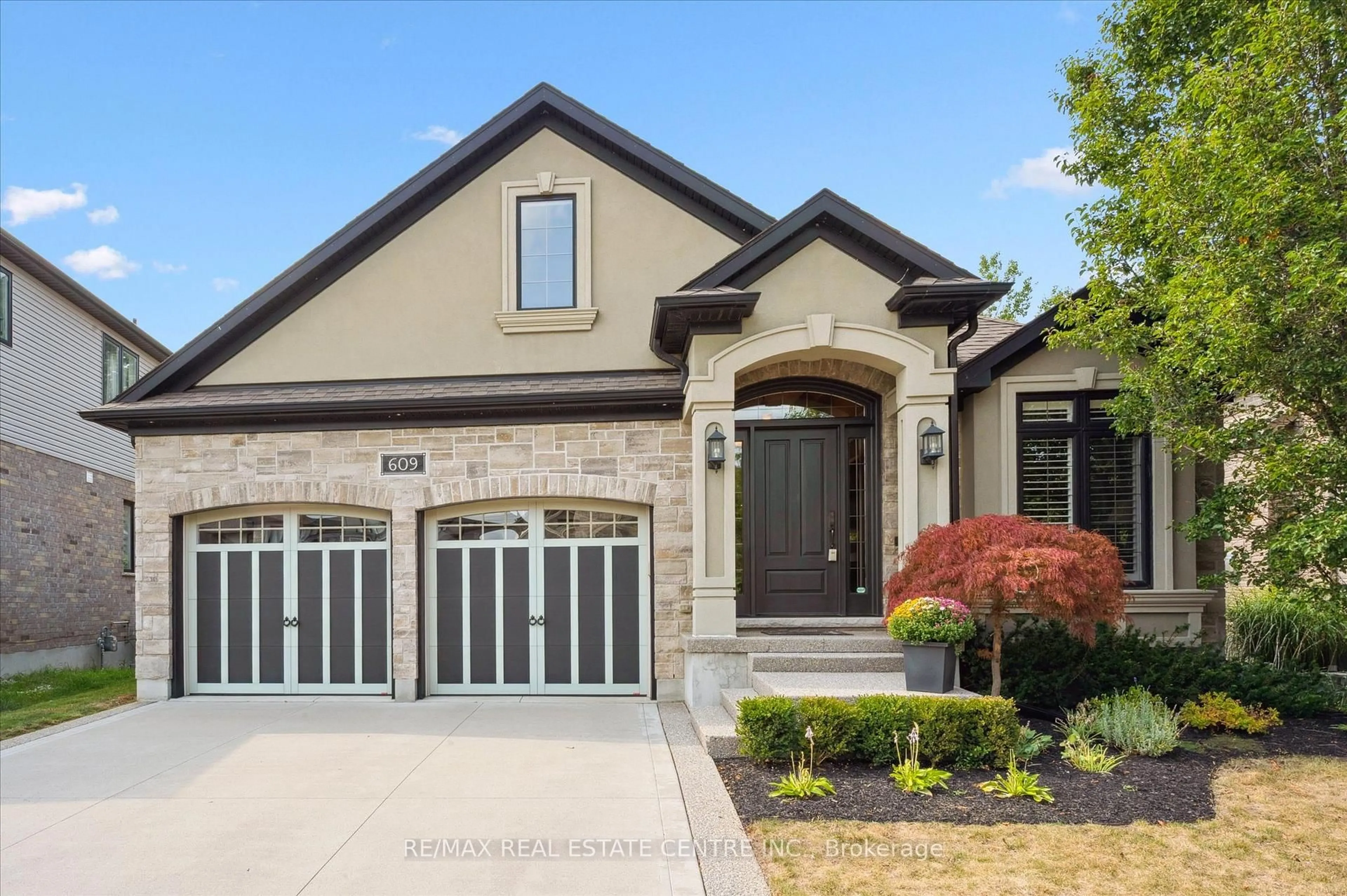 Home with brick exterior material, street for 609 Pelham St, Waterloo Ontario N2K 0C3