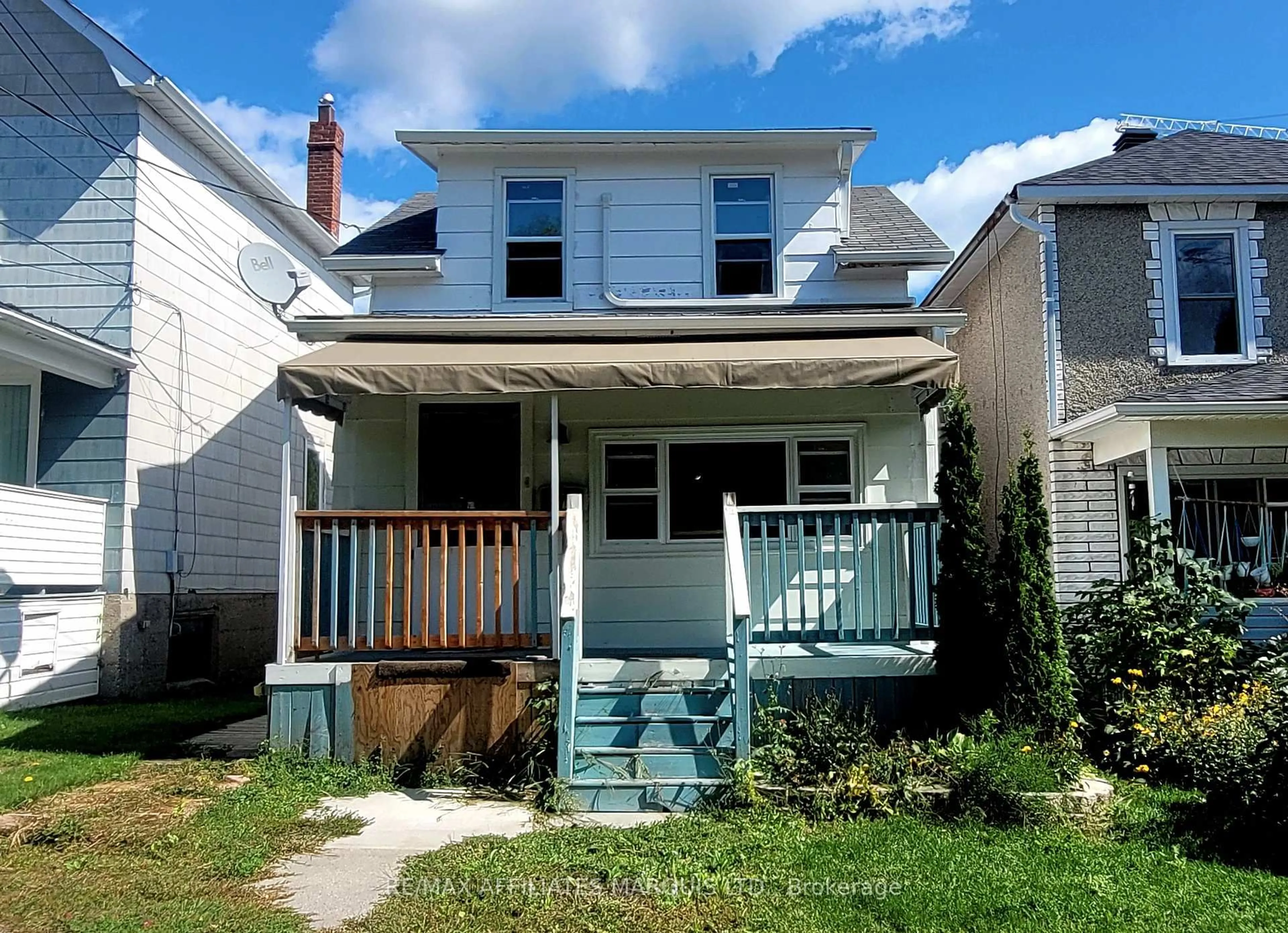 Home with vinyl exterior material, street for 115 Guy St, Cornwall Ontario K6H 4T7