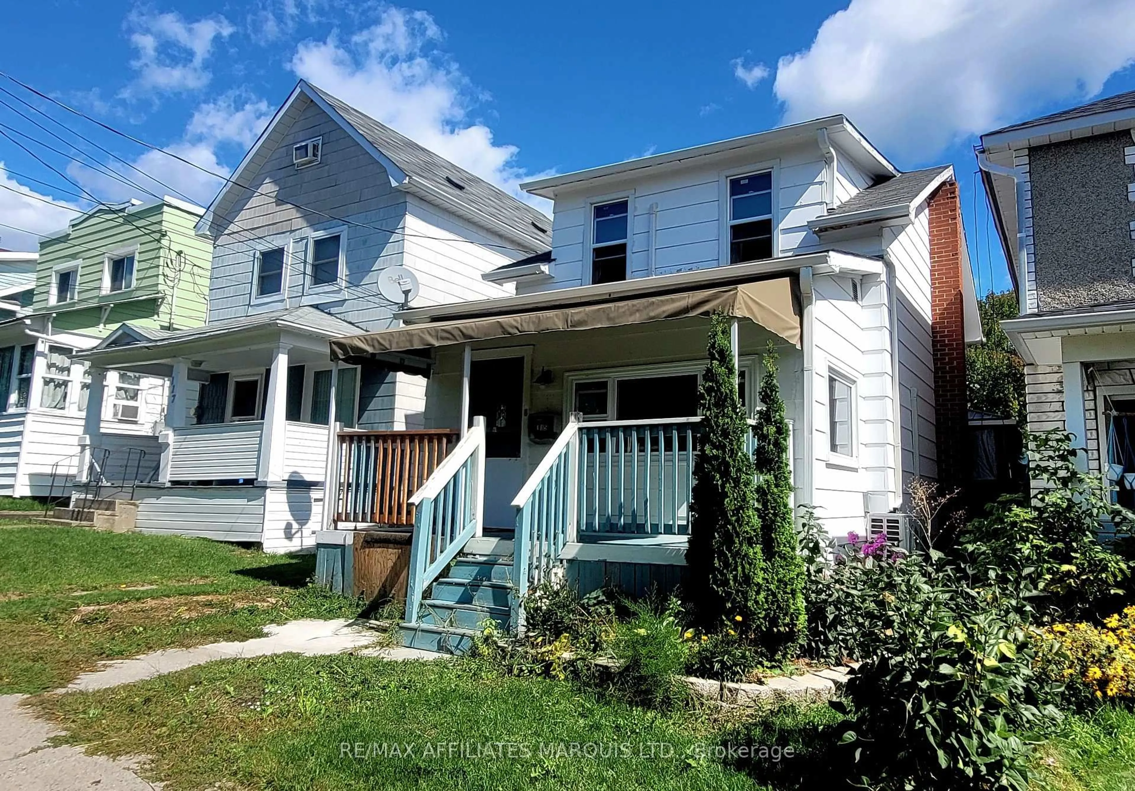 Home with vinyl exterior material, street for 115 Guy St, Cornwall Ontario K6H 4T7
