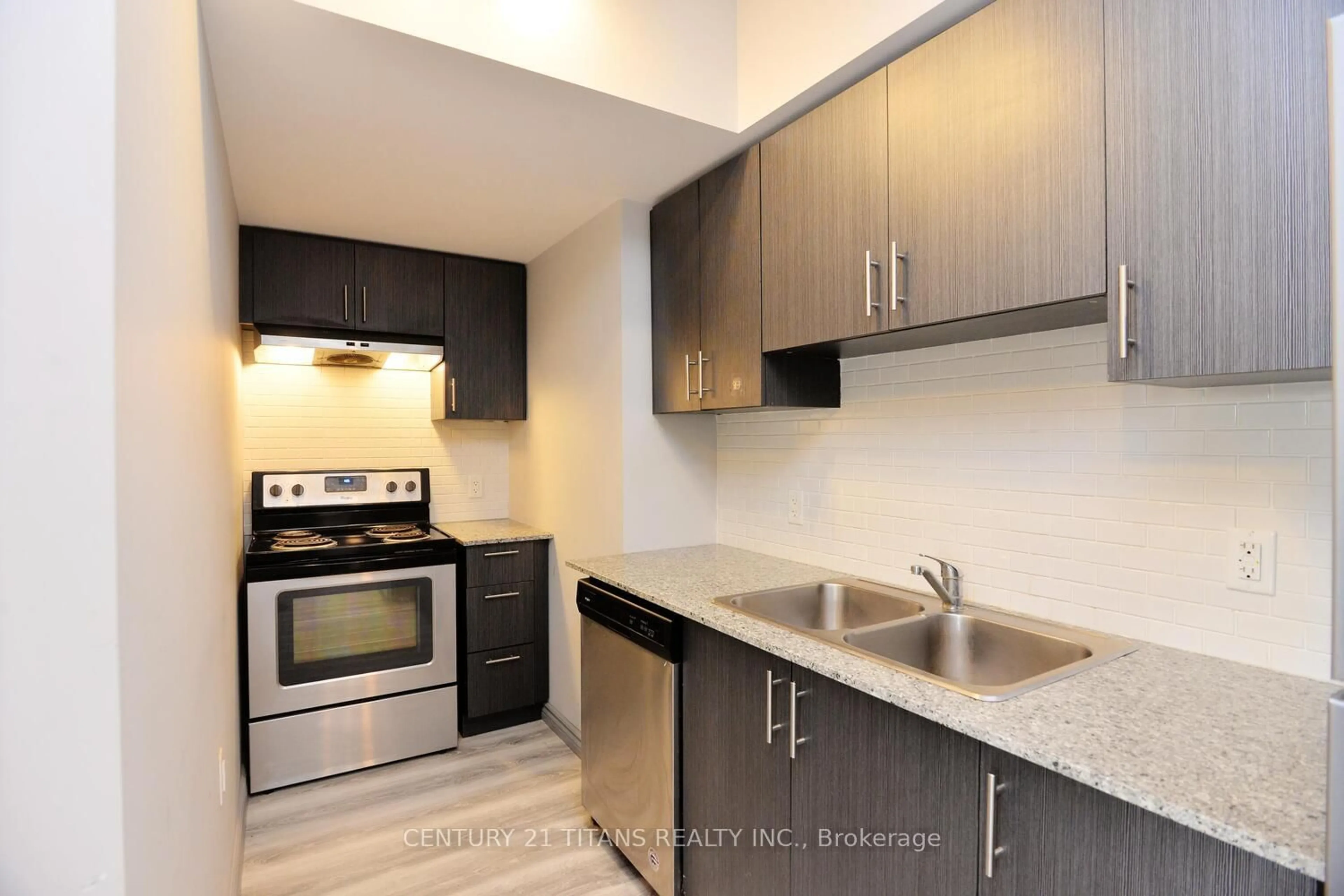 Standard kitchen, unknown for 275 Larch St #G405, Waterloo Ontario N2L 3R2