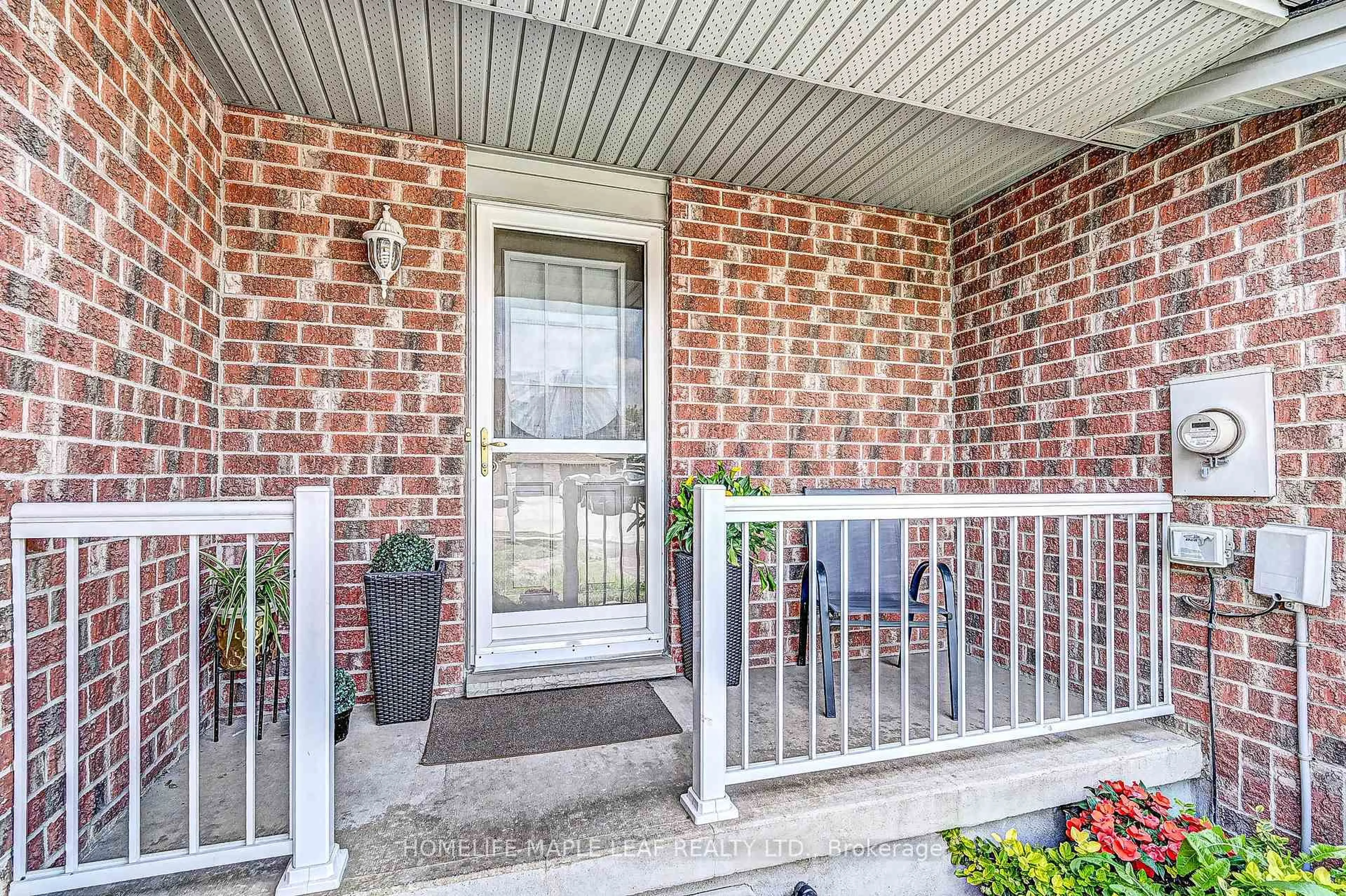 Indoor entryway for 19 Watch Hill Lane, Cambridge Ontario N3H 5R1