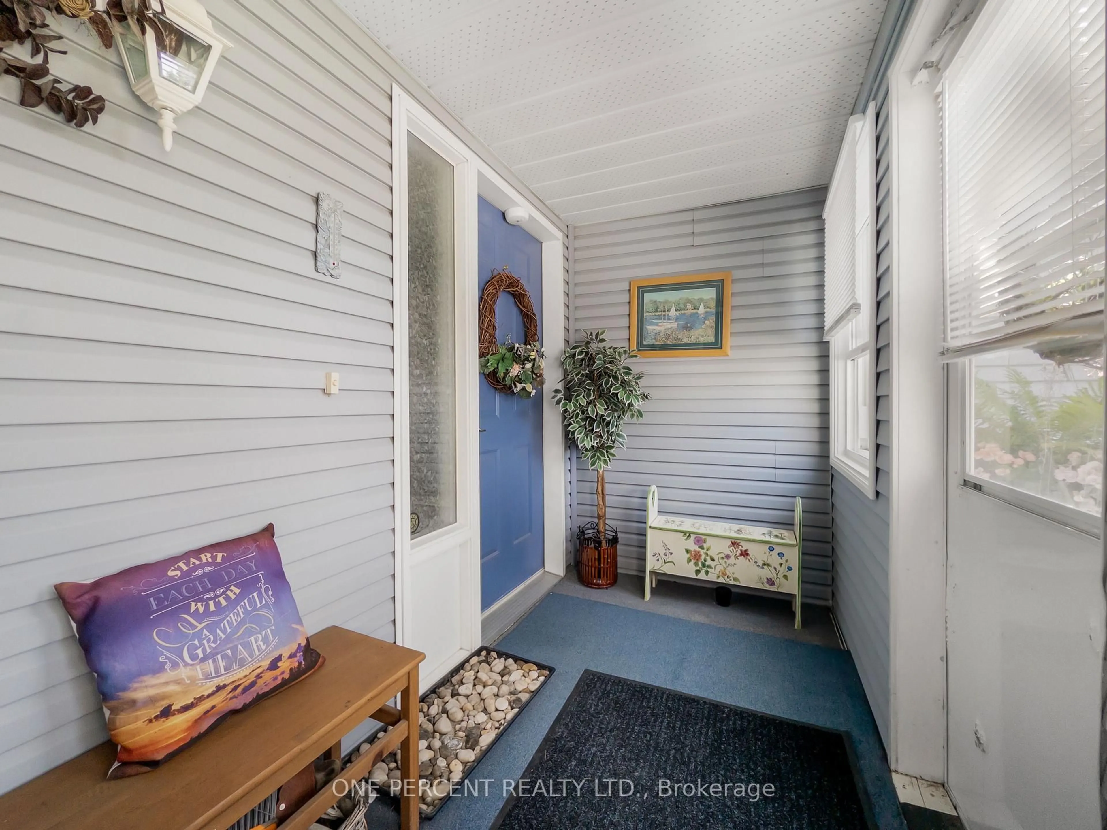 Indoor entryway for 15 MONROE Crt, Prince Edward County Ontario K0K 3L0