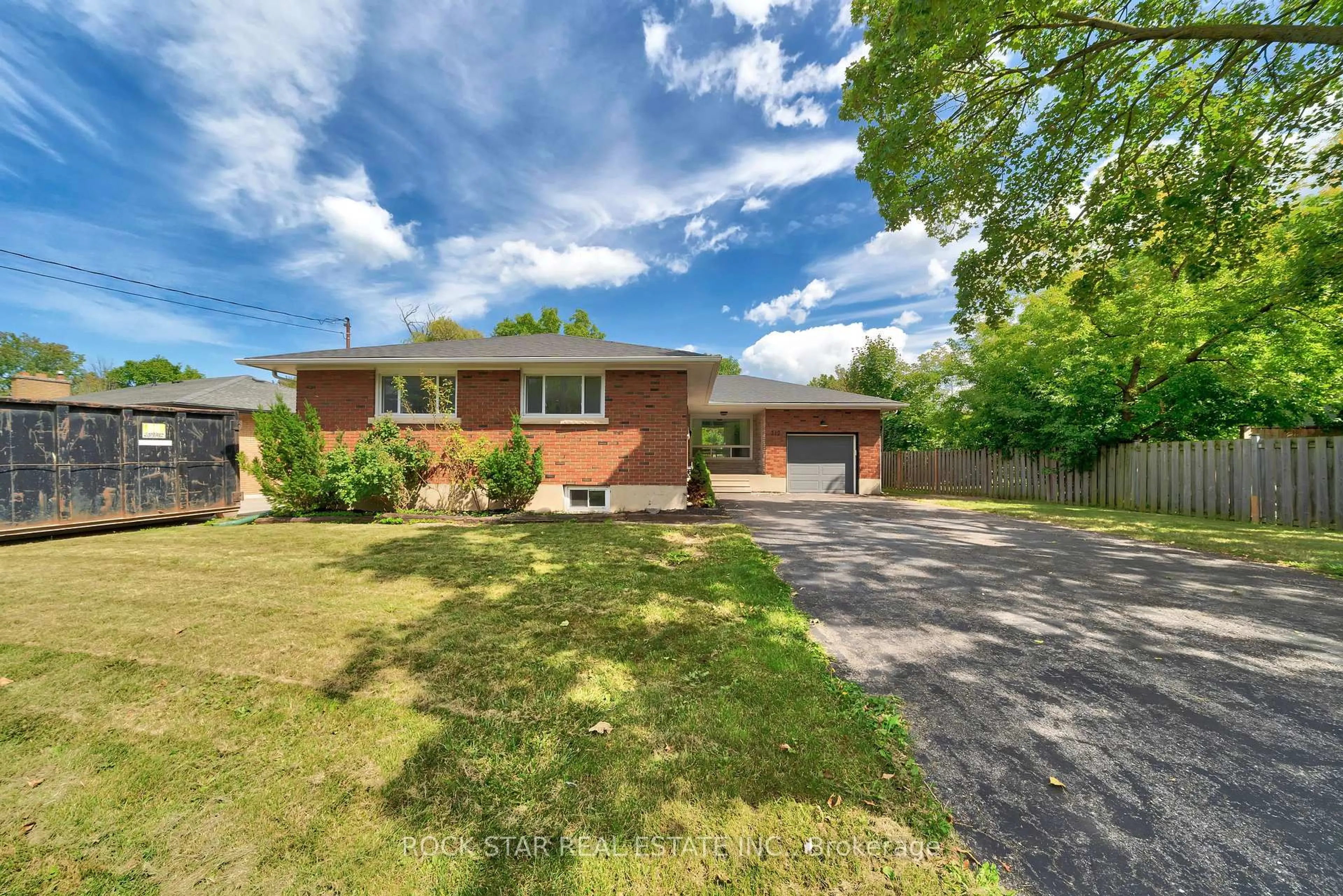 Home with brick exterior material, street for 312 Grantham Ave, St. Catharines Ontario L2M 5A6
