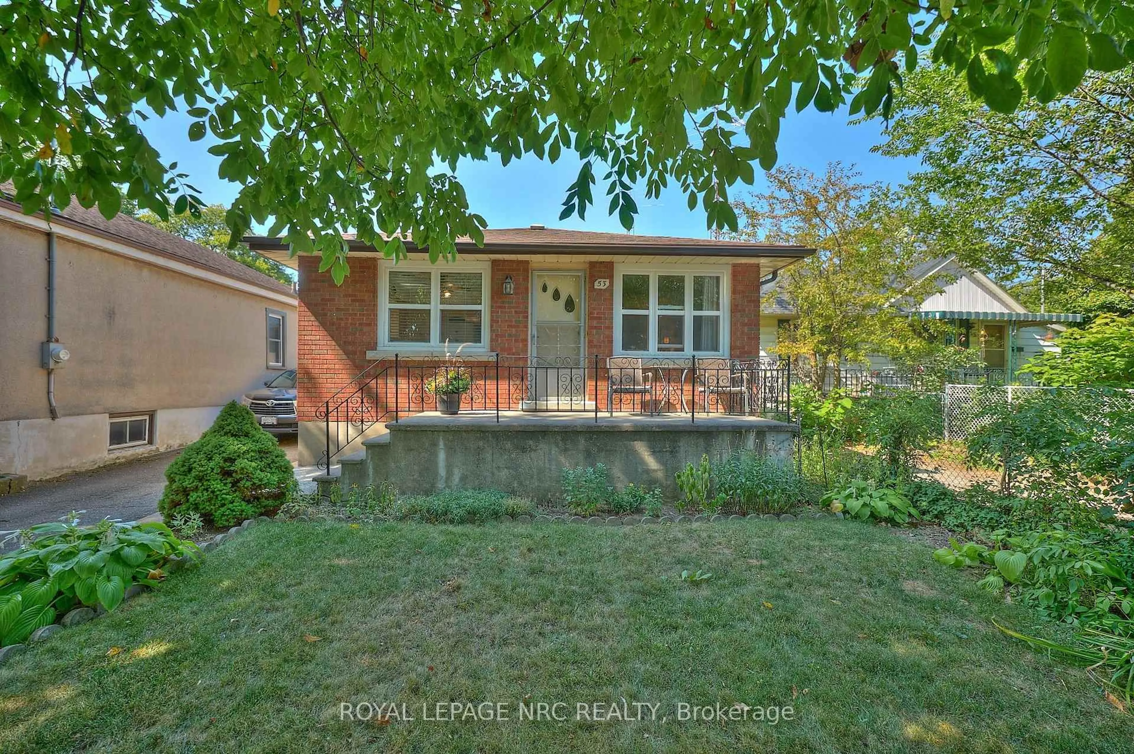 Home with brick exterior material, street for 53 Concord Ave, St. Catharines Ontario L2M 5N7