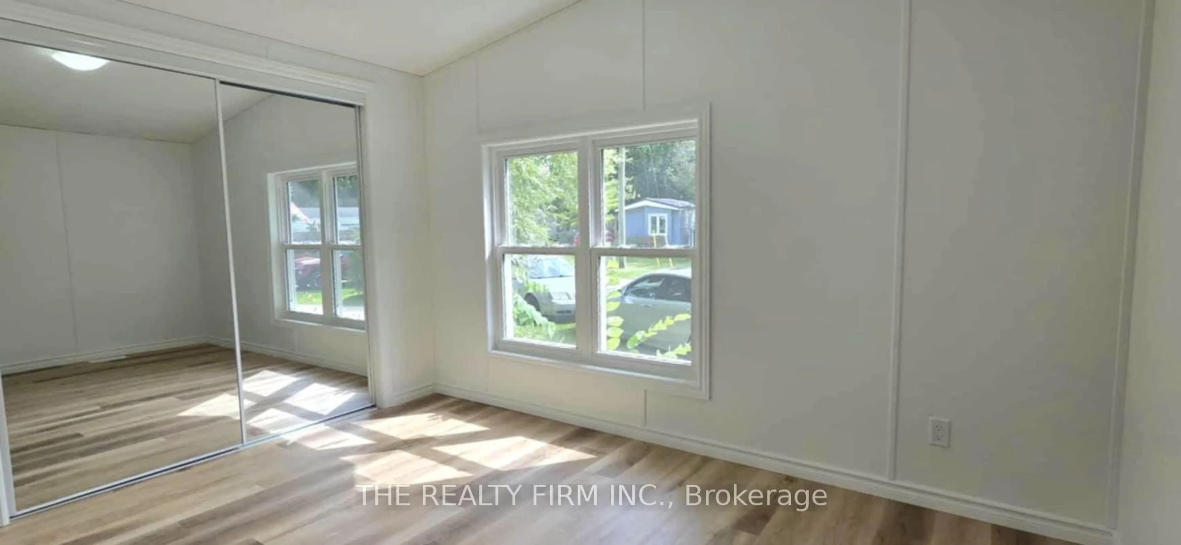 A pic of a room for 75049 Hensall Rd #18, Huron East Ontario N0K 1W0