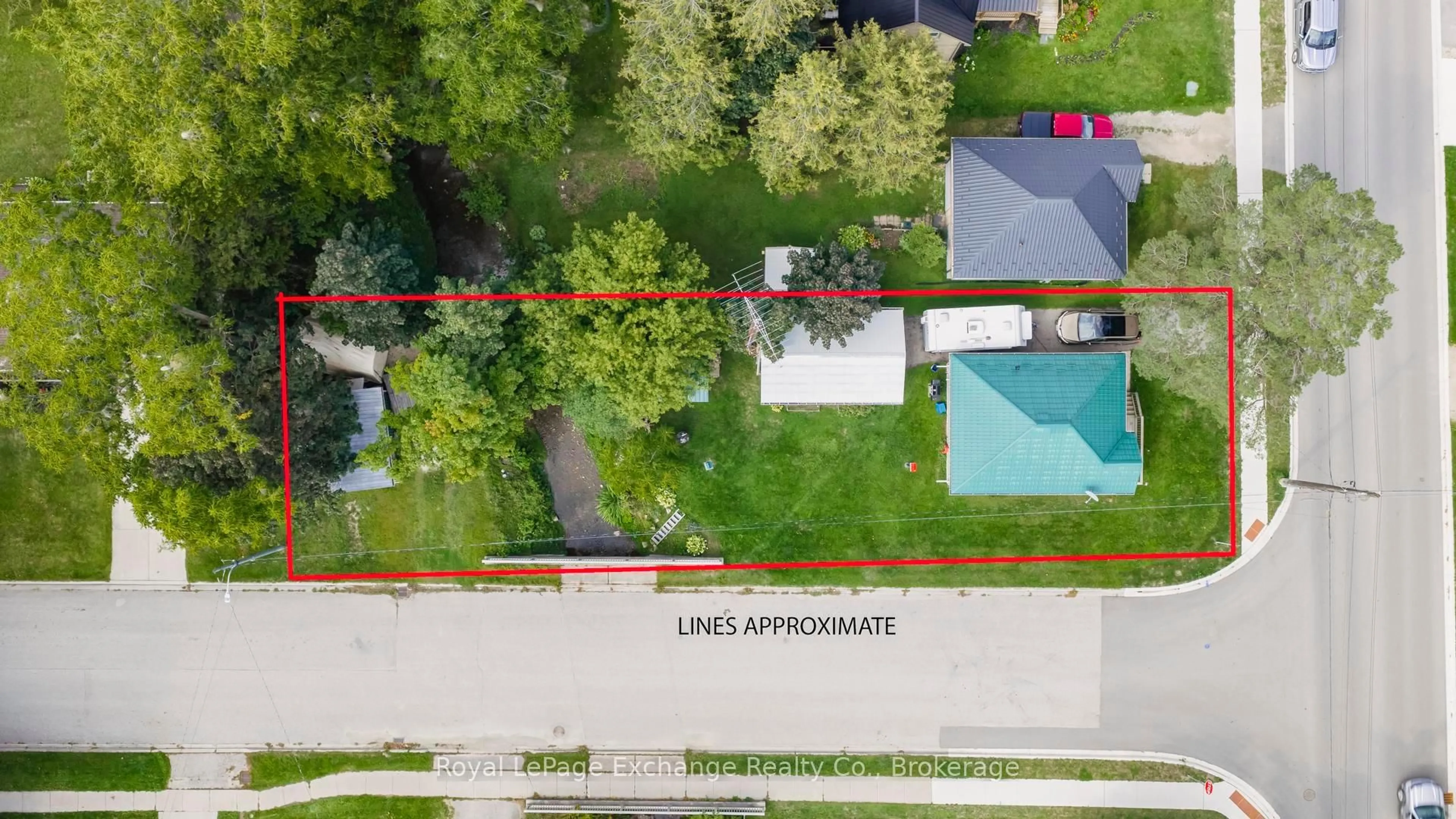 A pic from outside/outdoor area/front of a property/back of a property/a pic from drone, city buildings view from balcony for 127 Yonge St, Brockton Ontario N0G 2V0