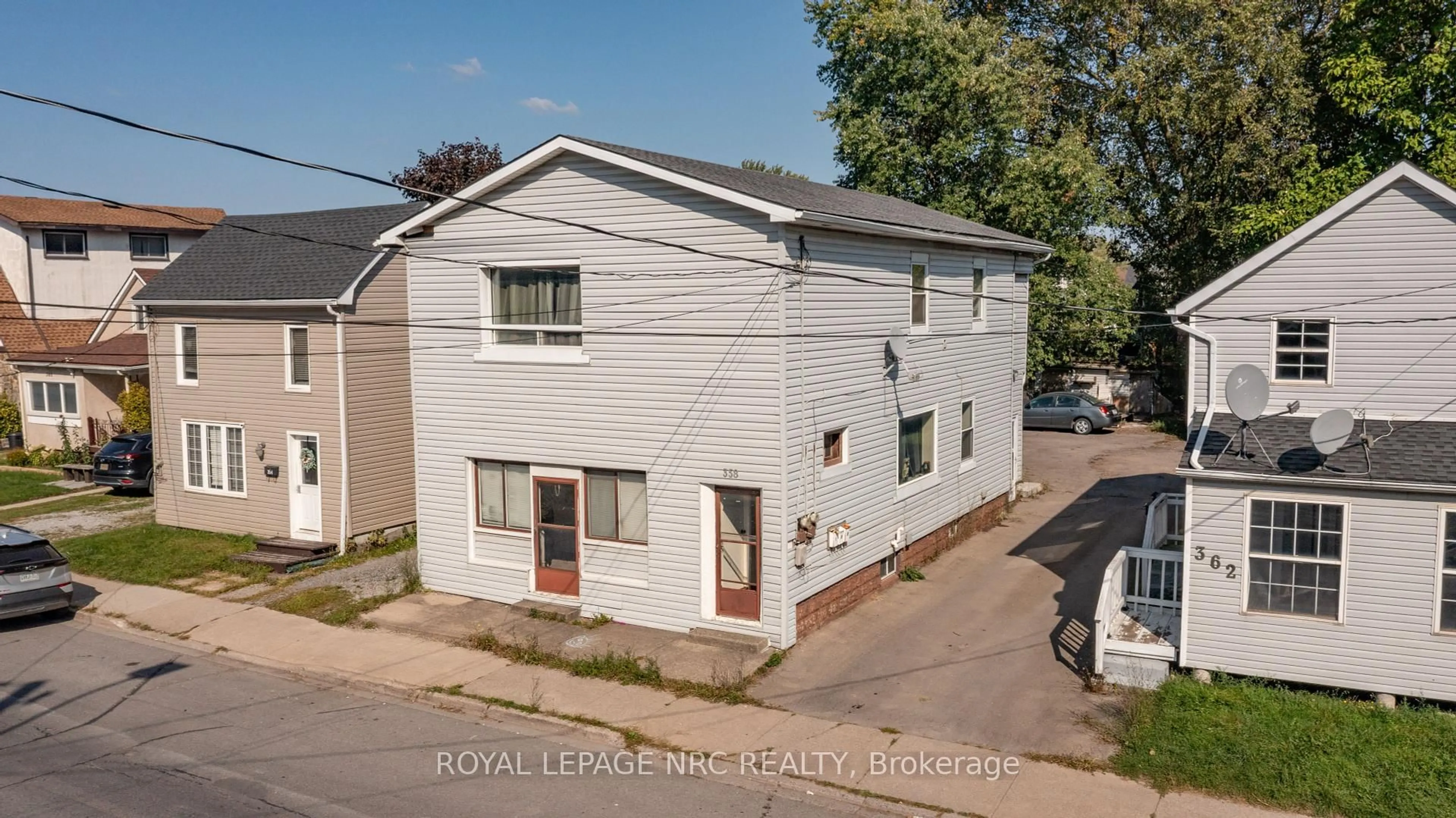 A pic from outside/outdoor area/front of a property/back of a property/a pic from drone, building for 358 Crowland Ave, Welland Ontario L3B 1X7