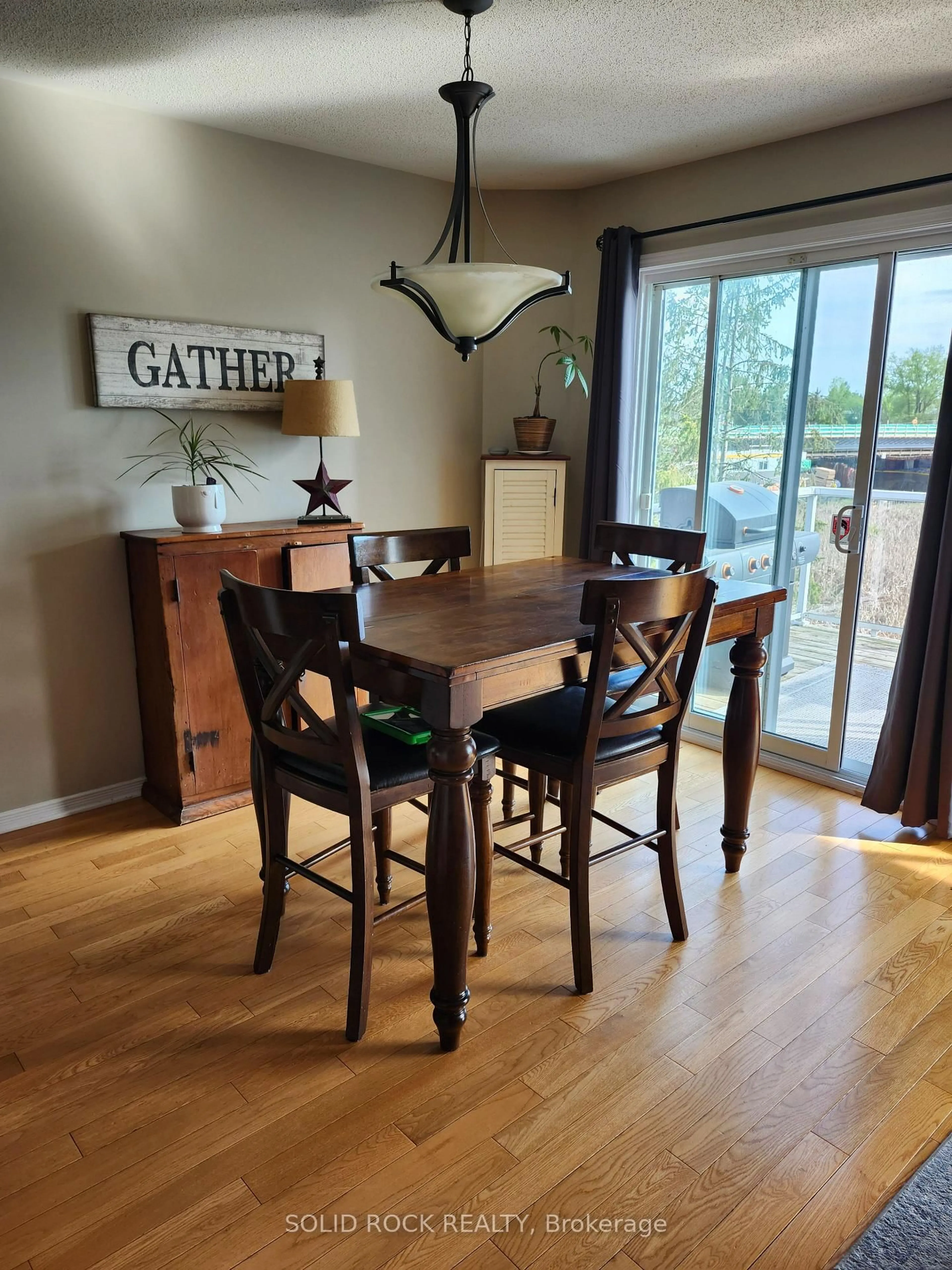 Dining room, wood/laminate floor for 848 Maley St, North Grenville Ontario K0G 1J0