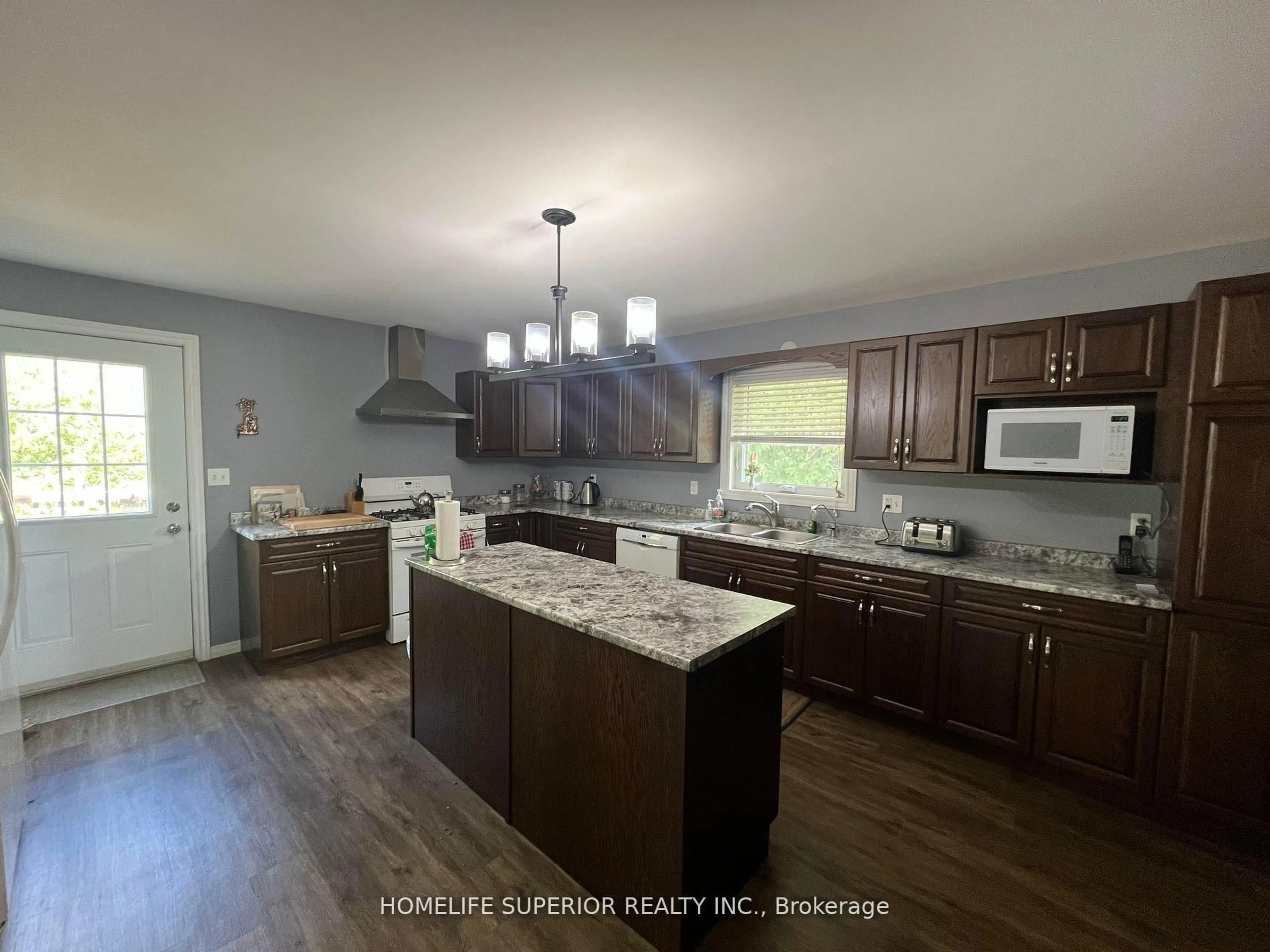 Open concept kitchen, unknown for 985 Twiddy Rd, Limoges Ontario K0K 2M0