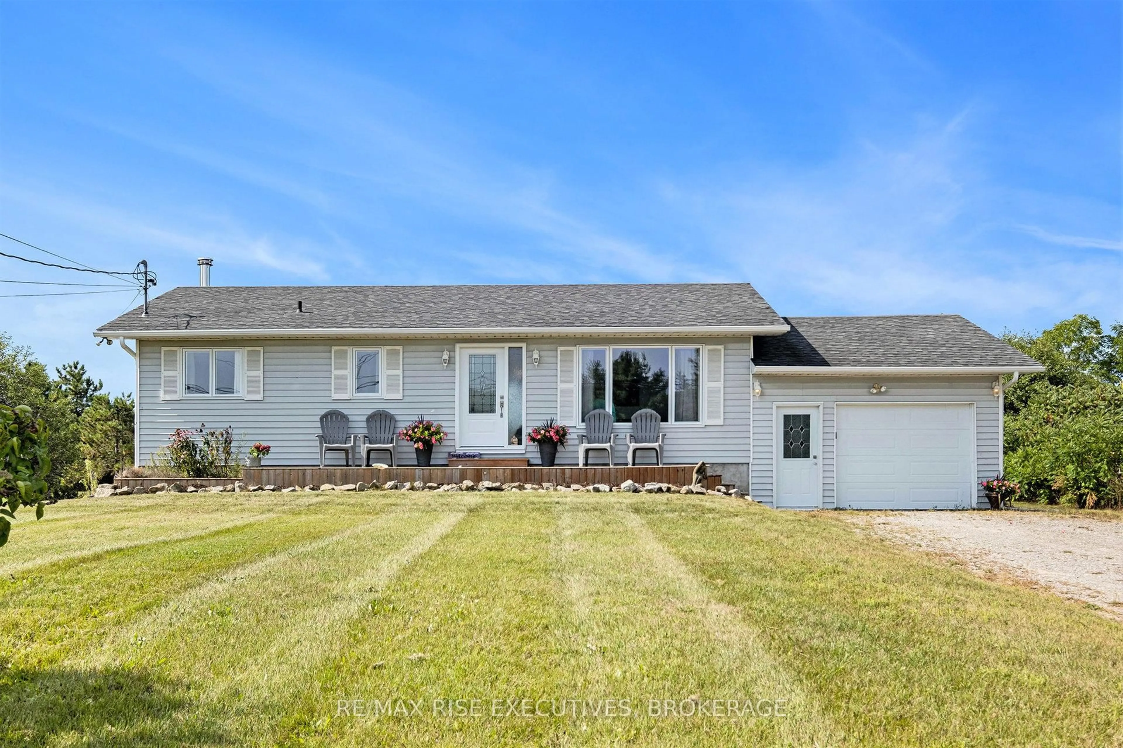 Home with vinyl exterior material, unknown for 187 Jodi Lane, Perth Ontario K7H 3C7