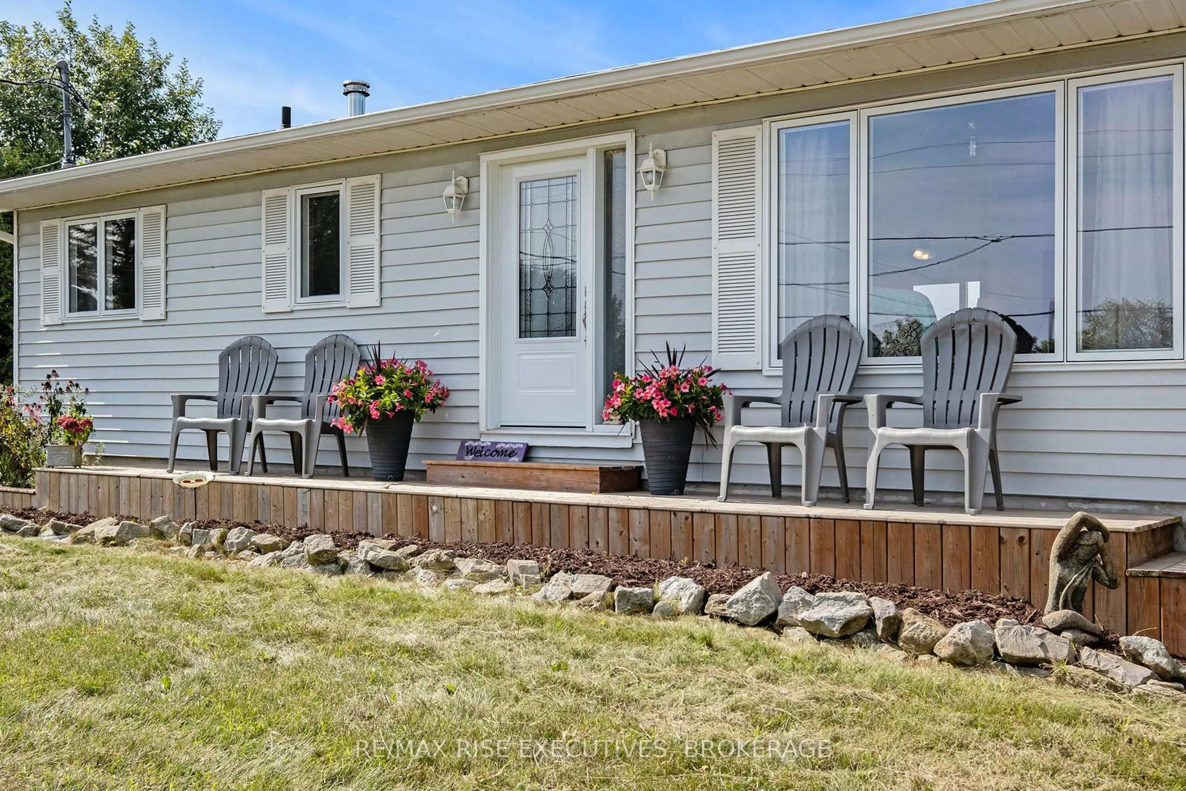 Home with vinyl exterior material, unknown for 187 Jodi Lane, Perth Ontario K7H 3C7
