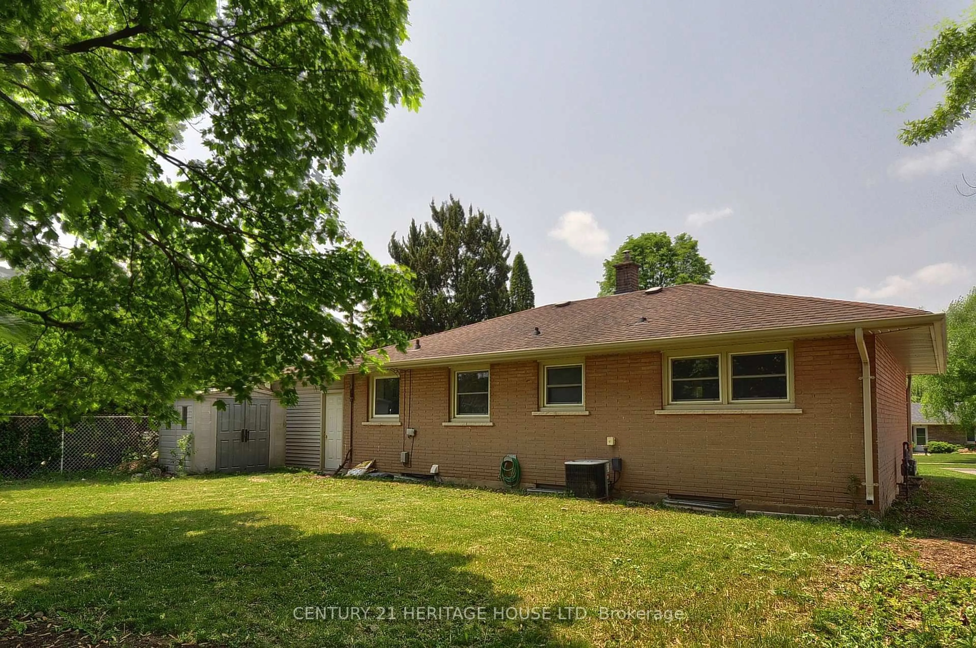Home with vinyl exterior material, street for 1083 Rose St, Cambridge Ontario N3H 2G6