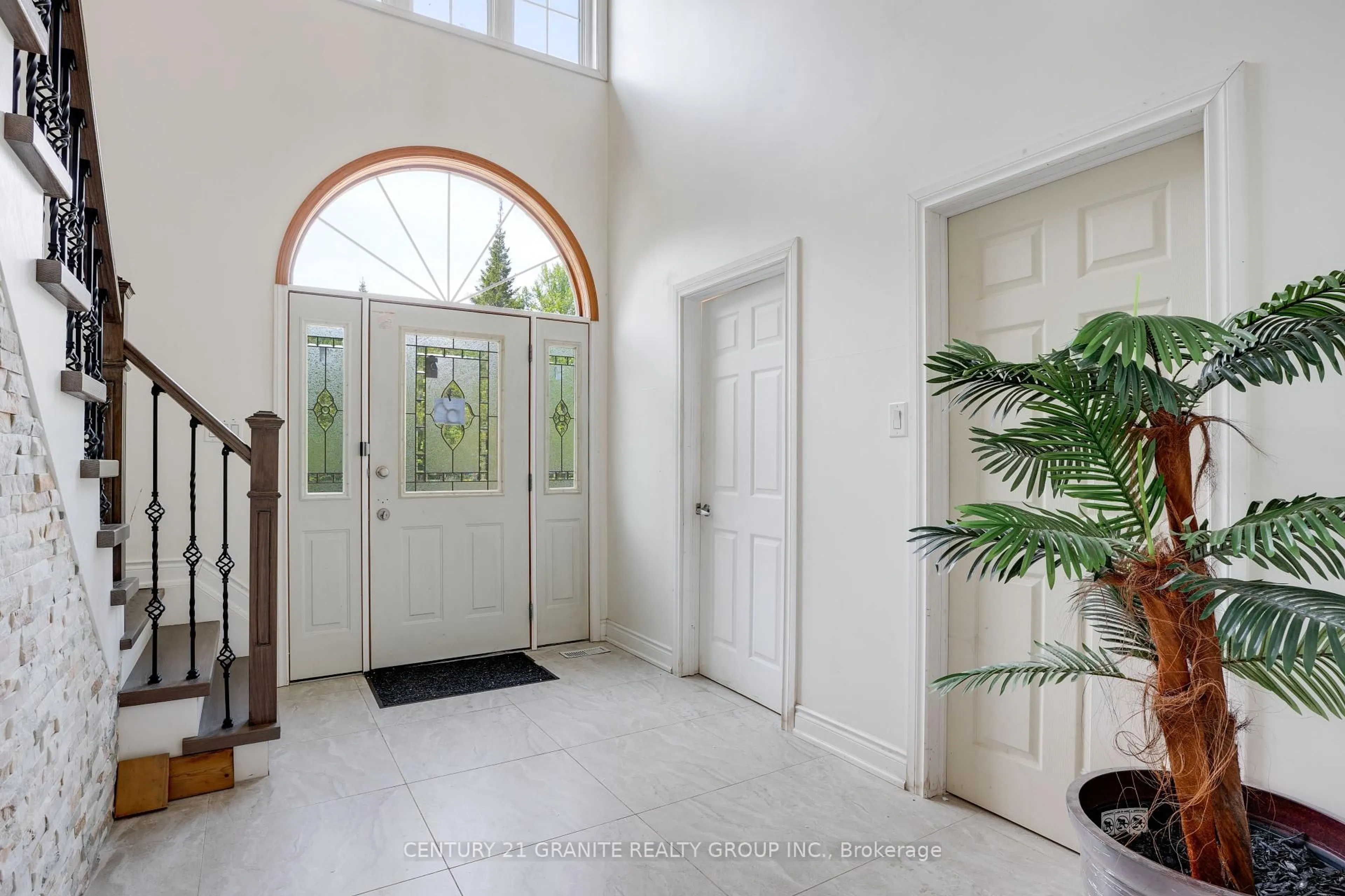 Indoor entryway for 1049 Limerick Lake Rd, Hastings Ontario K0L 1W0