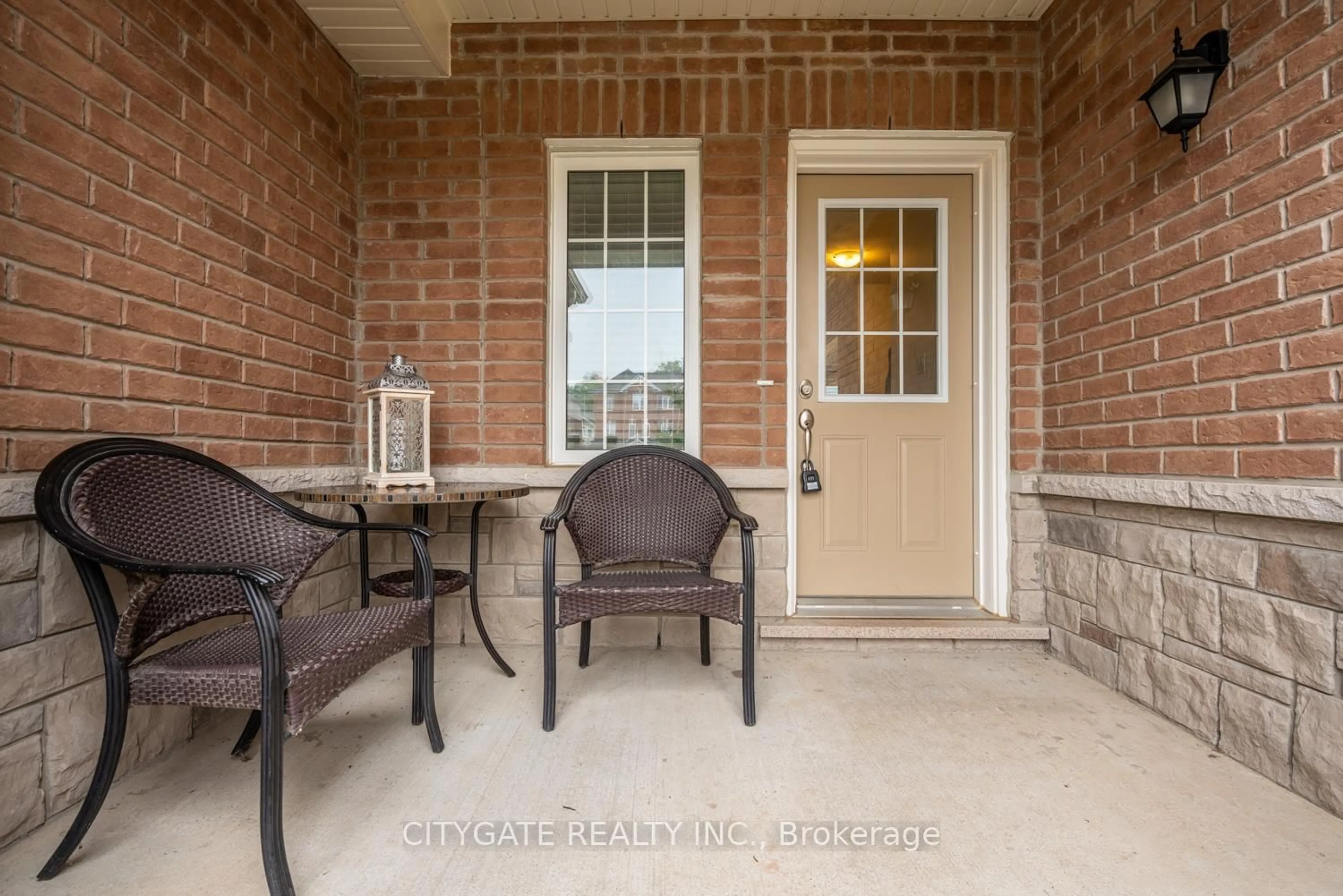 Indoor entryway for 69 McMonies Dr, Hamilton Ontario L8B 0A5