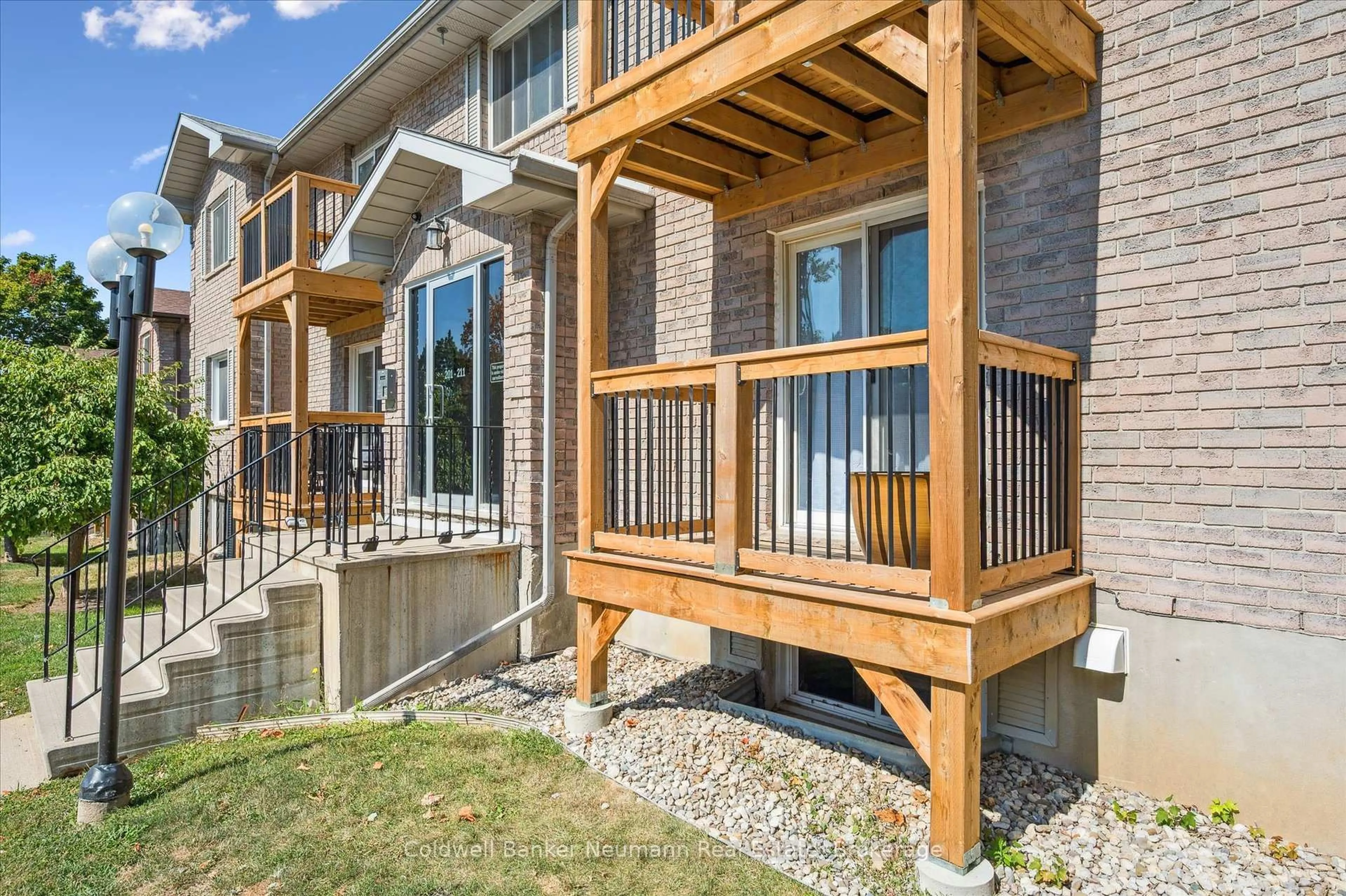 Patio, unknown for 266 Overlea Dr #204, Kitchener Ontario N2M 5N2