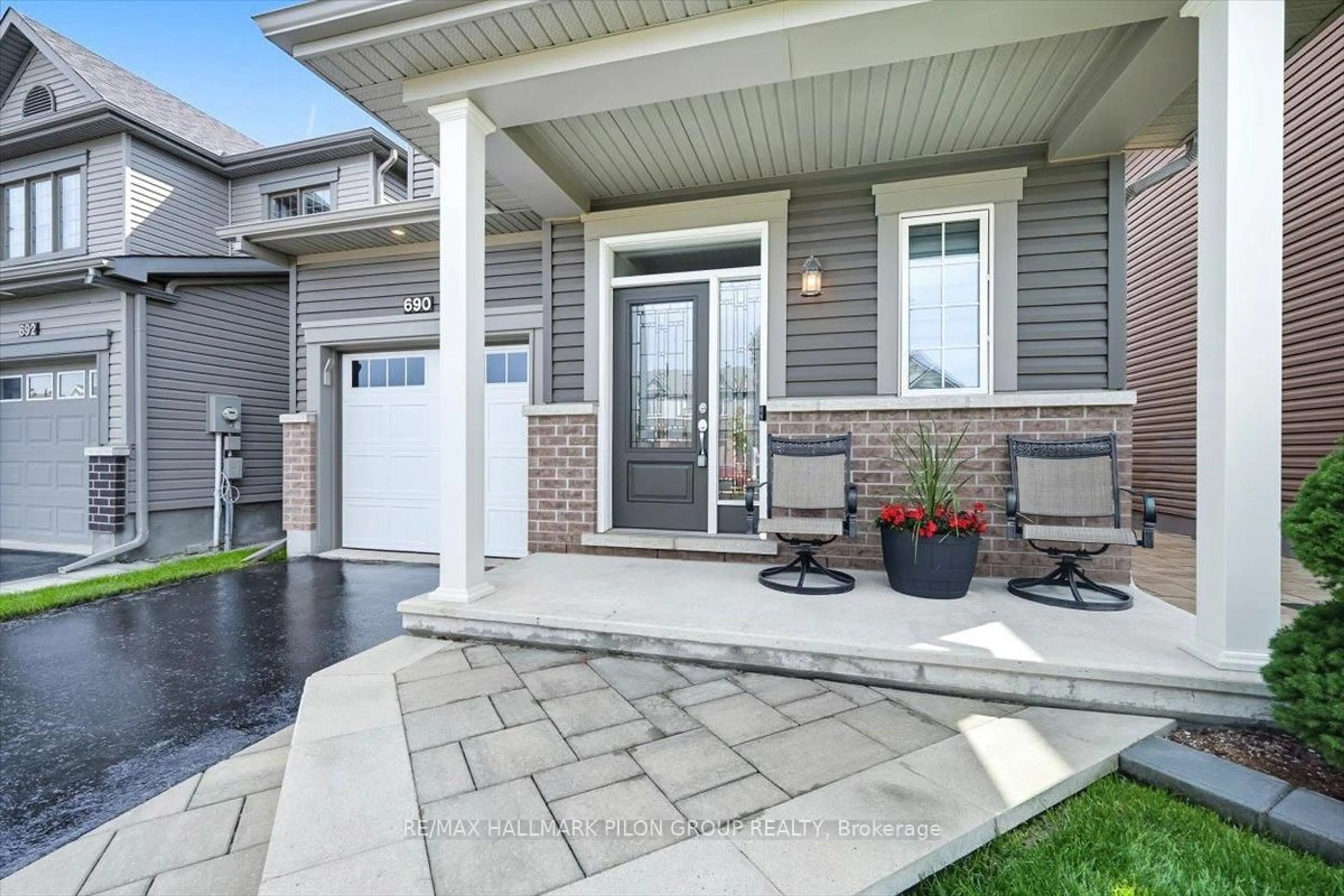 Unknown for 690 Decoeur Dr, Orleans Ontario K4A 1H1