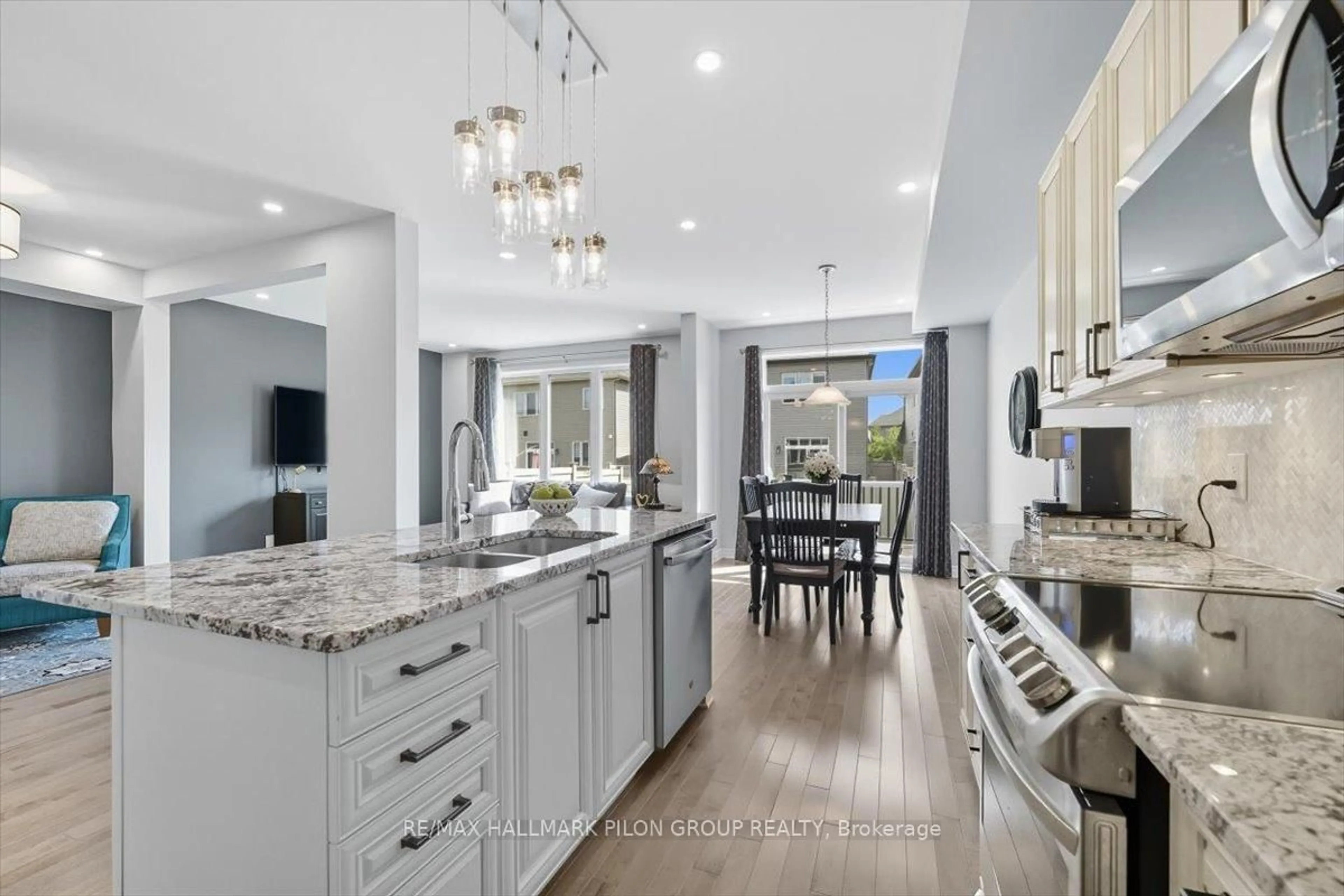 Open concept kitchen, ceramic/tile floor for 690 Decoeur Dr, Orleans Ontario K4A 1H1