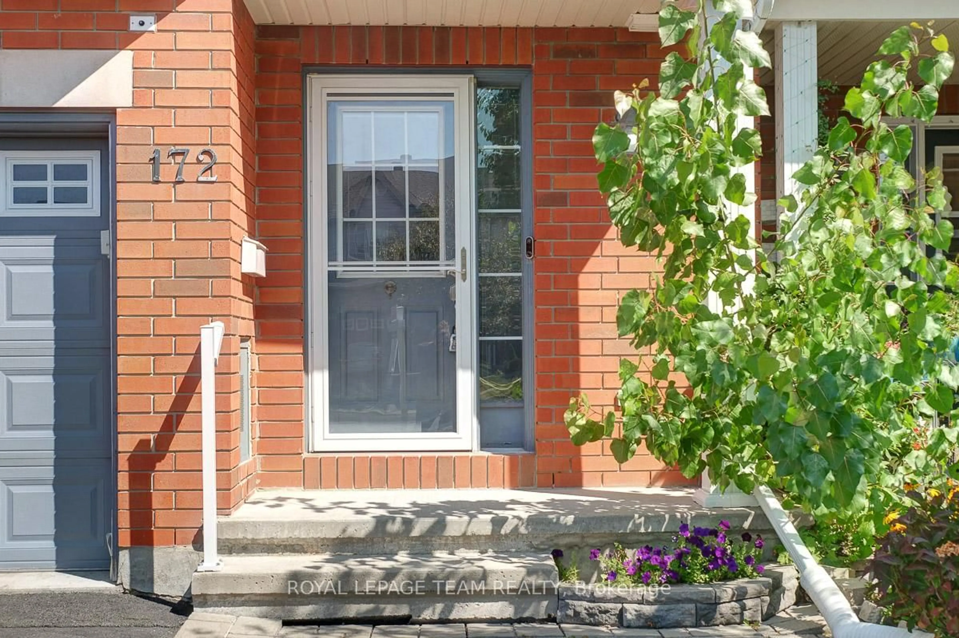 Unknown for 172 ROMINA St, Ottawa Ontario K2S 0J7